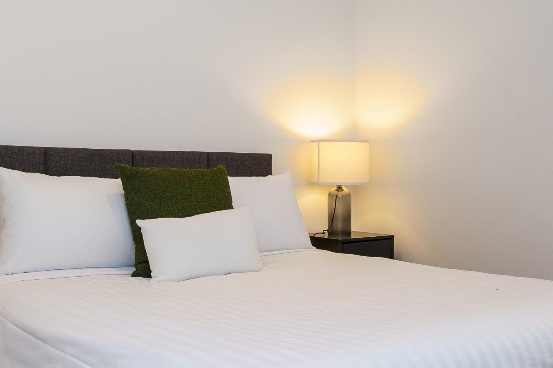 Apartment Contemporary 2br Retreat In The Heart Of Civic *