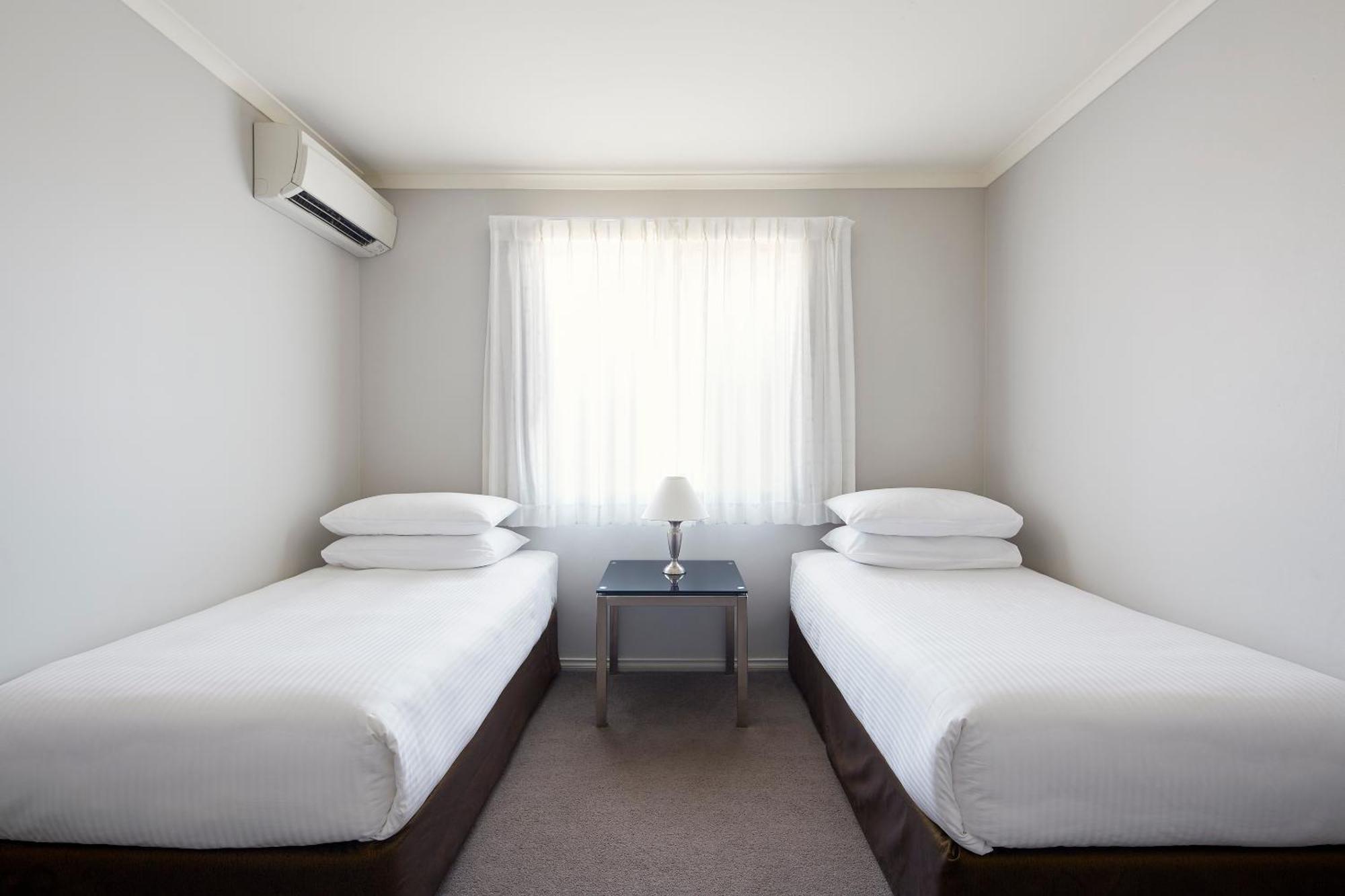 Pinnacle 4* Canberra