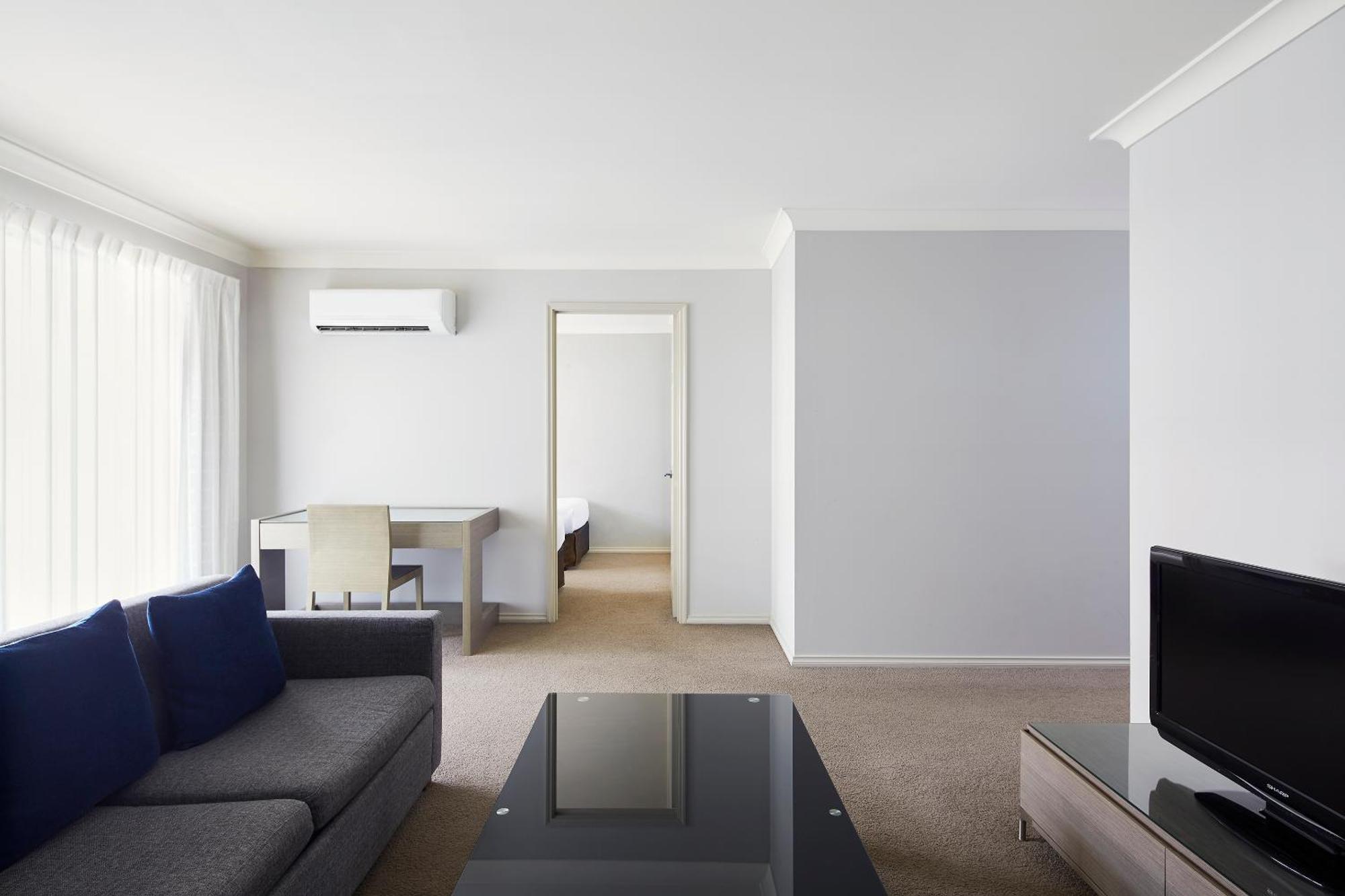 Pinnacle 4* Canberra