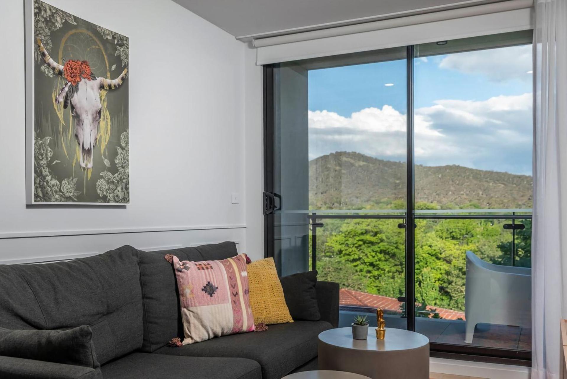 Awesome Brooklyn Inspired With Views Of Mt Ainsley Canberra