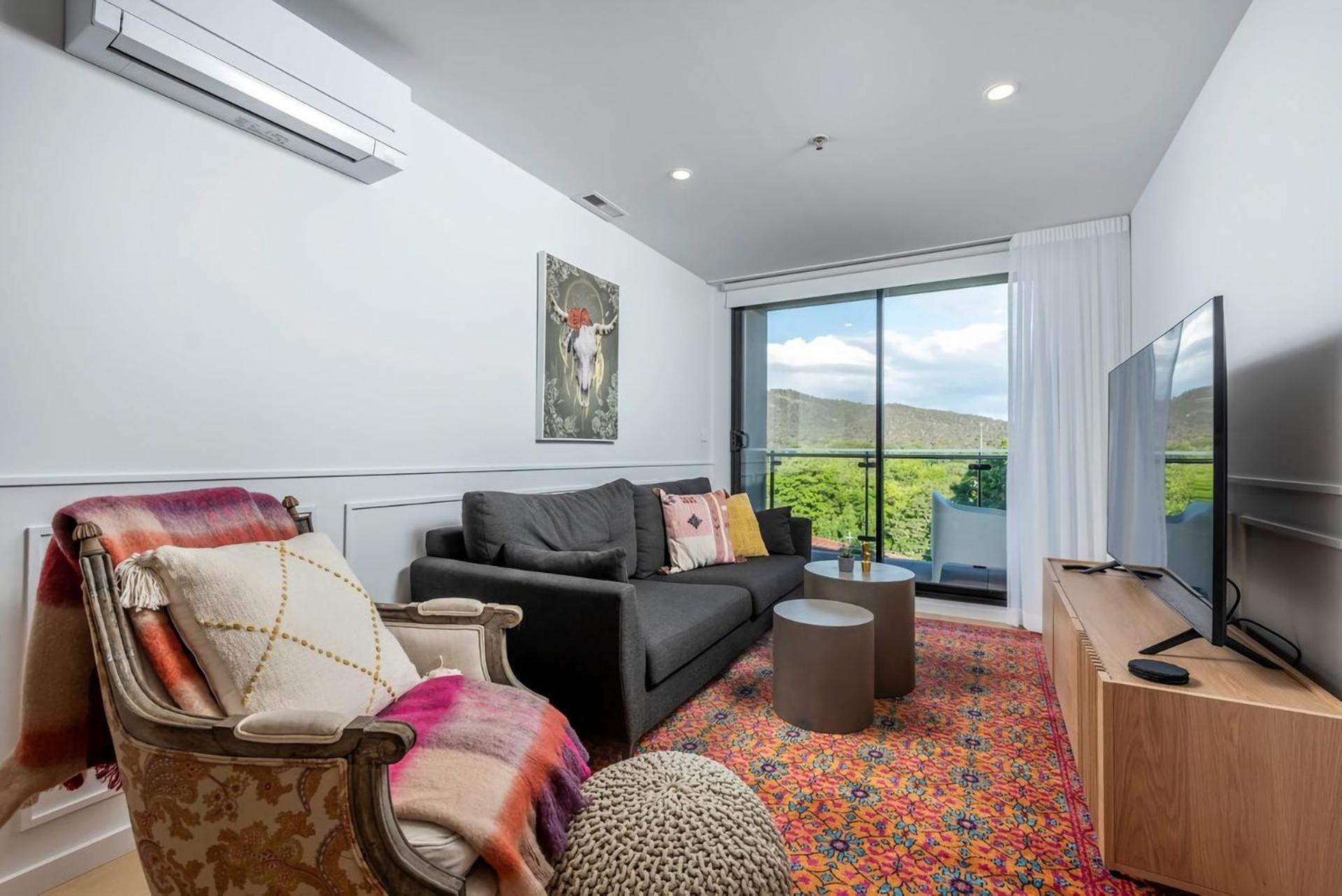 Awesome Brooklyn Inspired With Views Of Mt Ainsley * Canberra