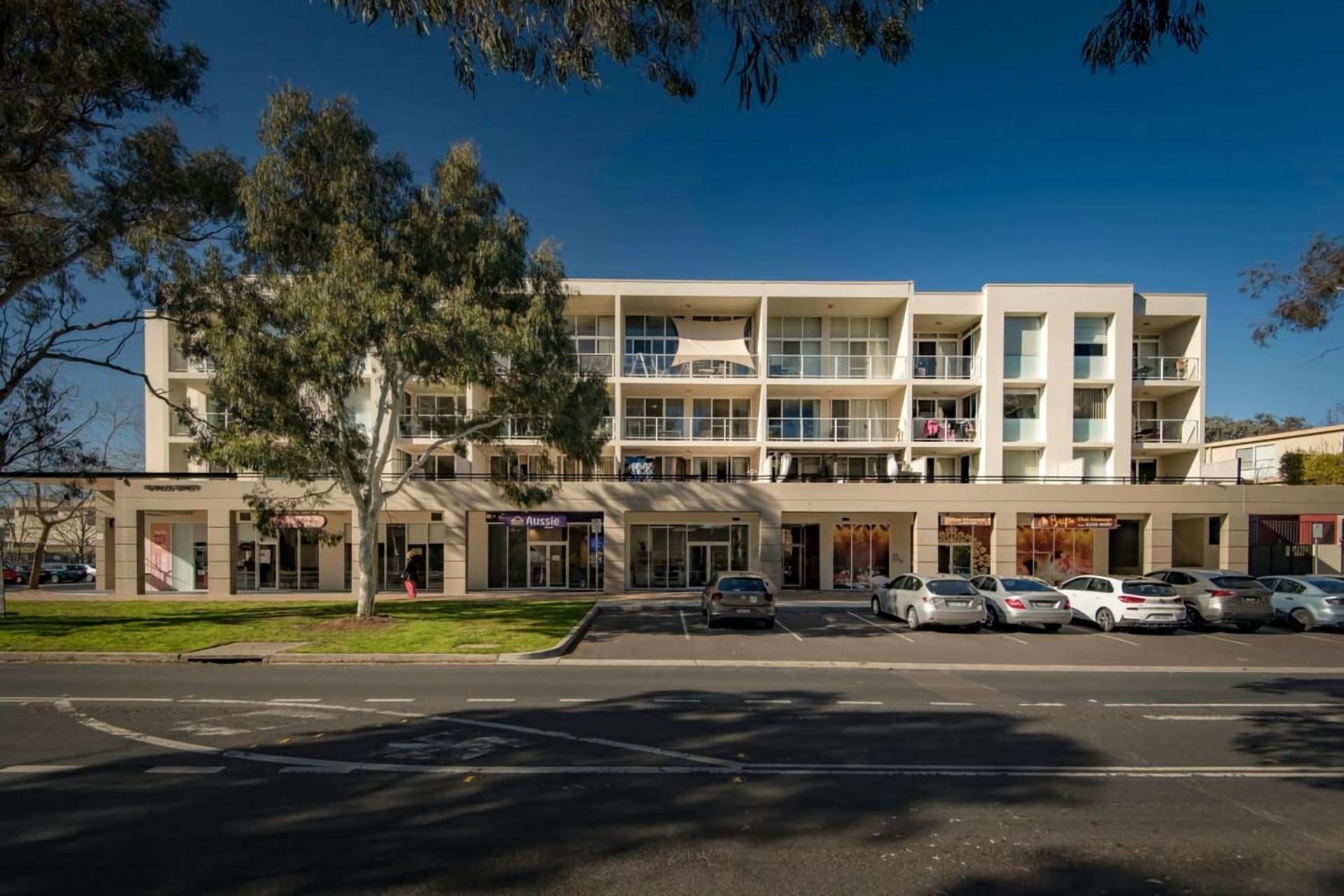 Beautiful 3 Bedroom Townhouse Located In Dickson Apartment *