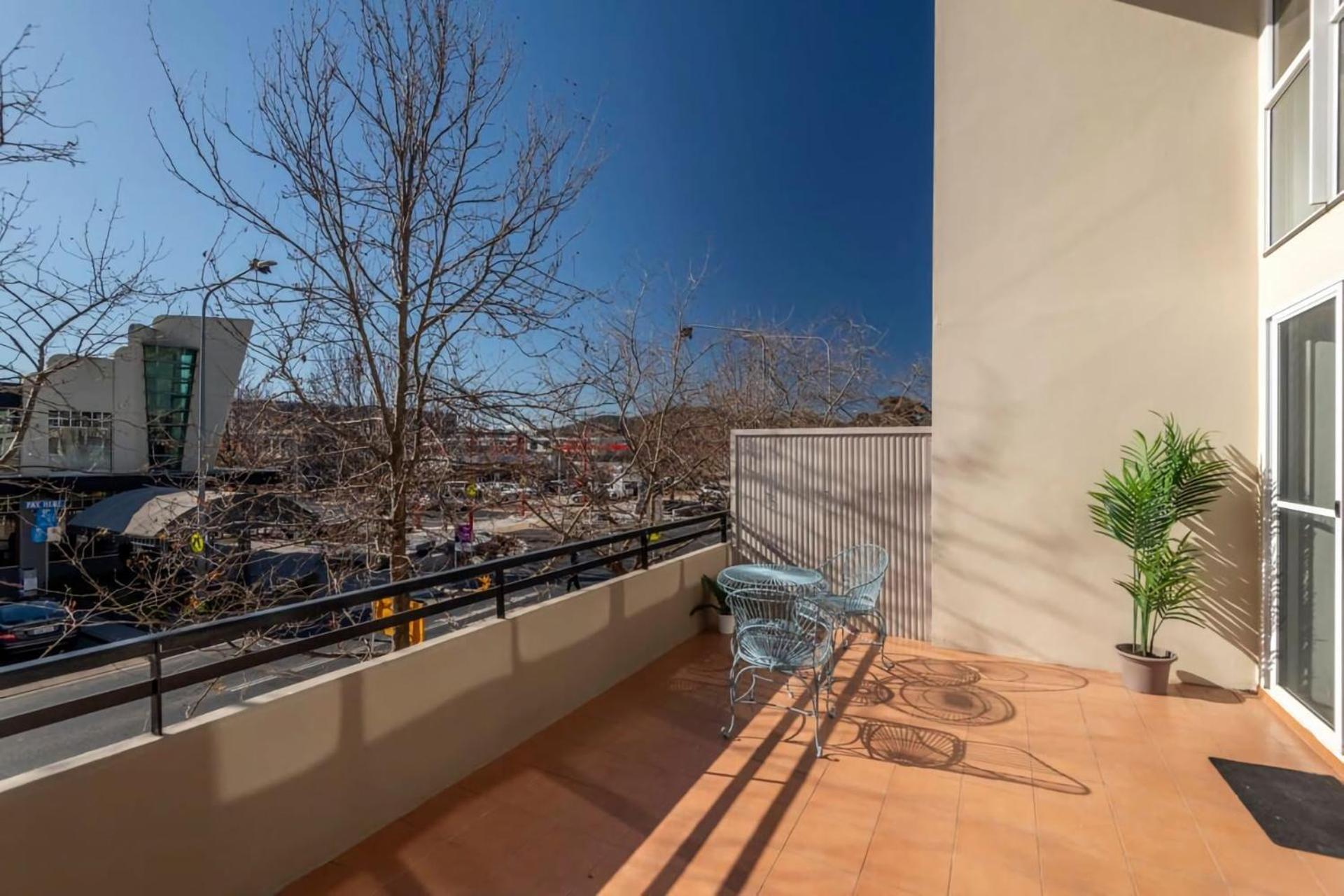 Beautiful 3 Bedroom Townhouse Located In Dickson Canberra