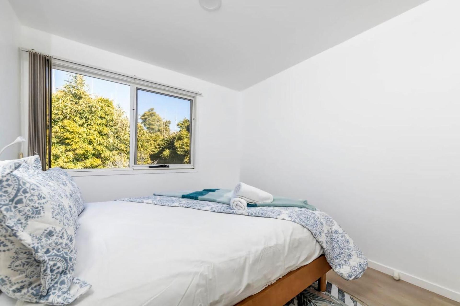 Beautiful 3 Bedroom Townhouse Located In Dickson * Canberra