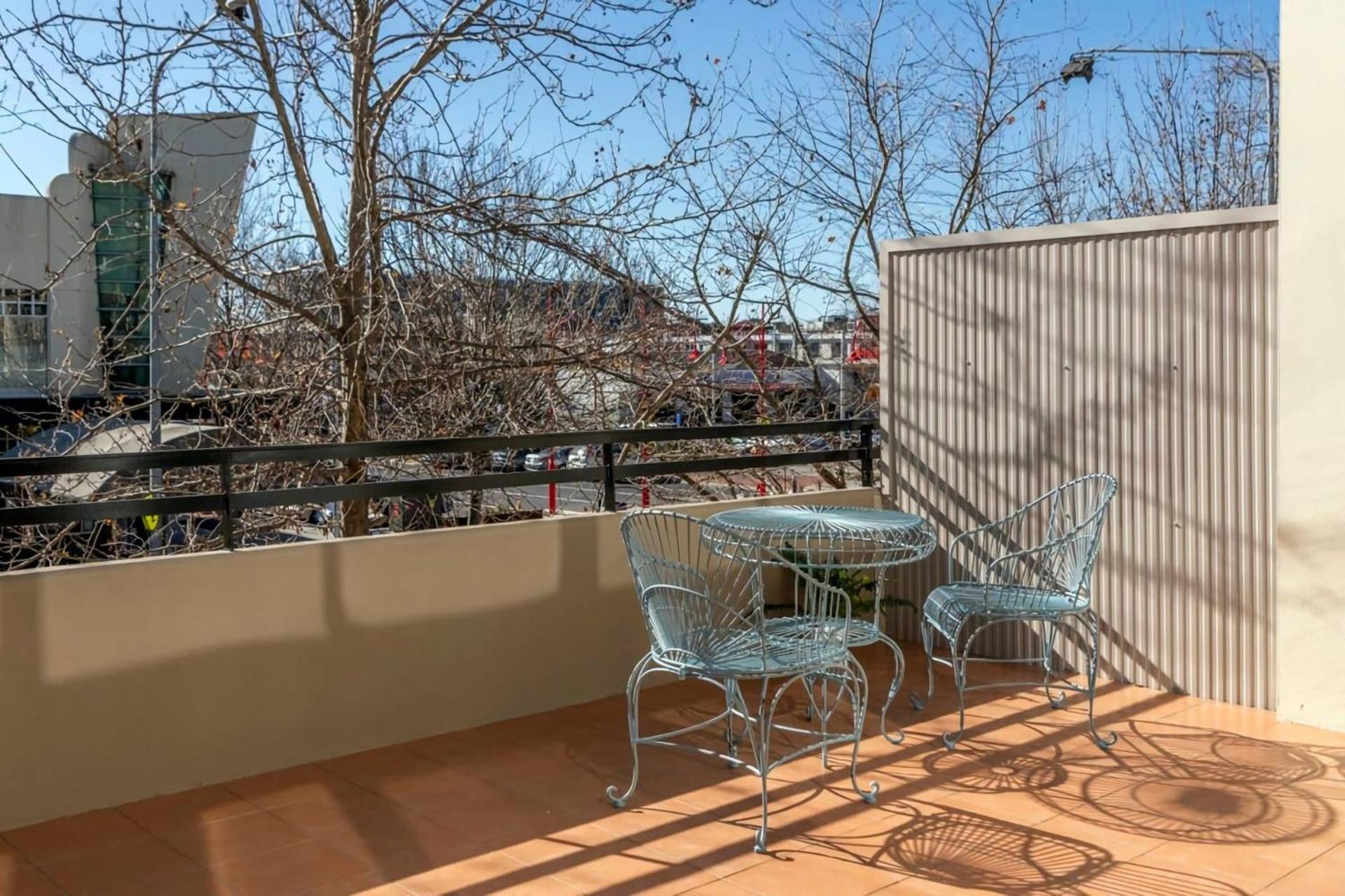 Beautiful 3 Bedroom Townhouse Located In Dickson Apartment