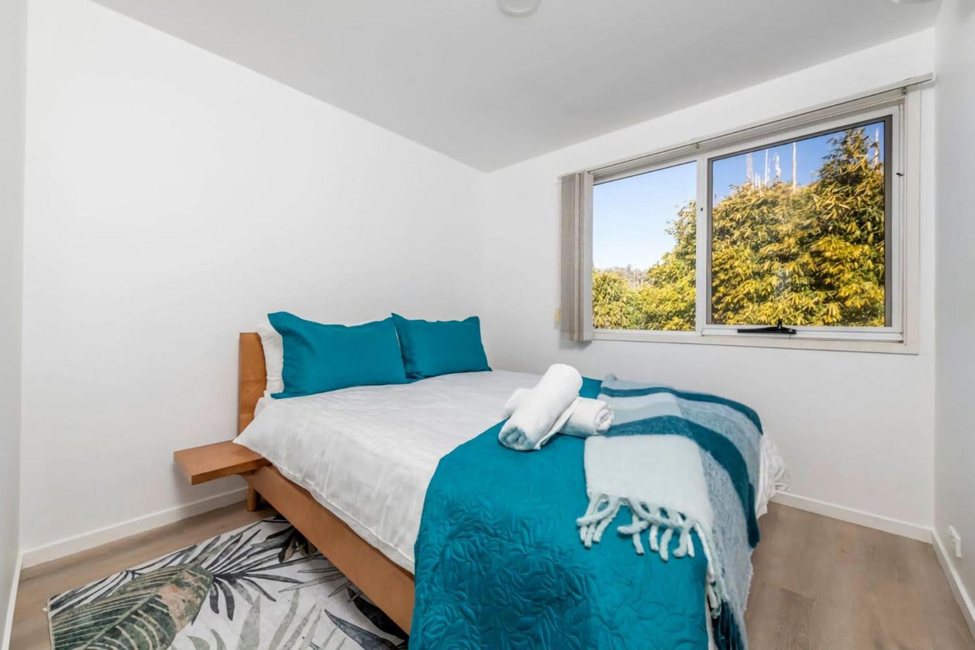 Beautiful 3 Bedroom Townhouse Located In Dickson Apartment *