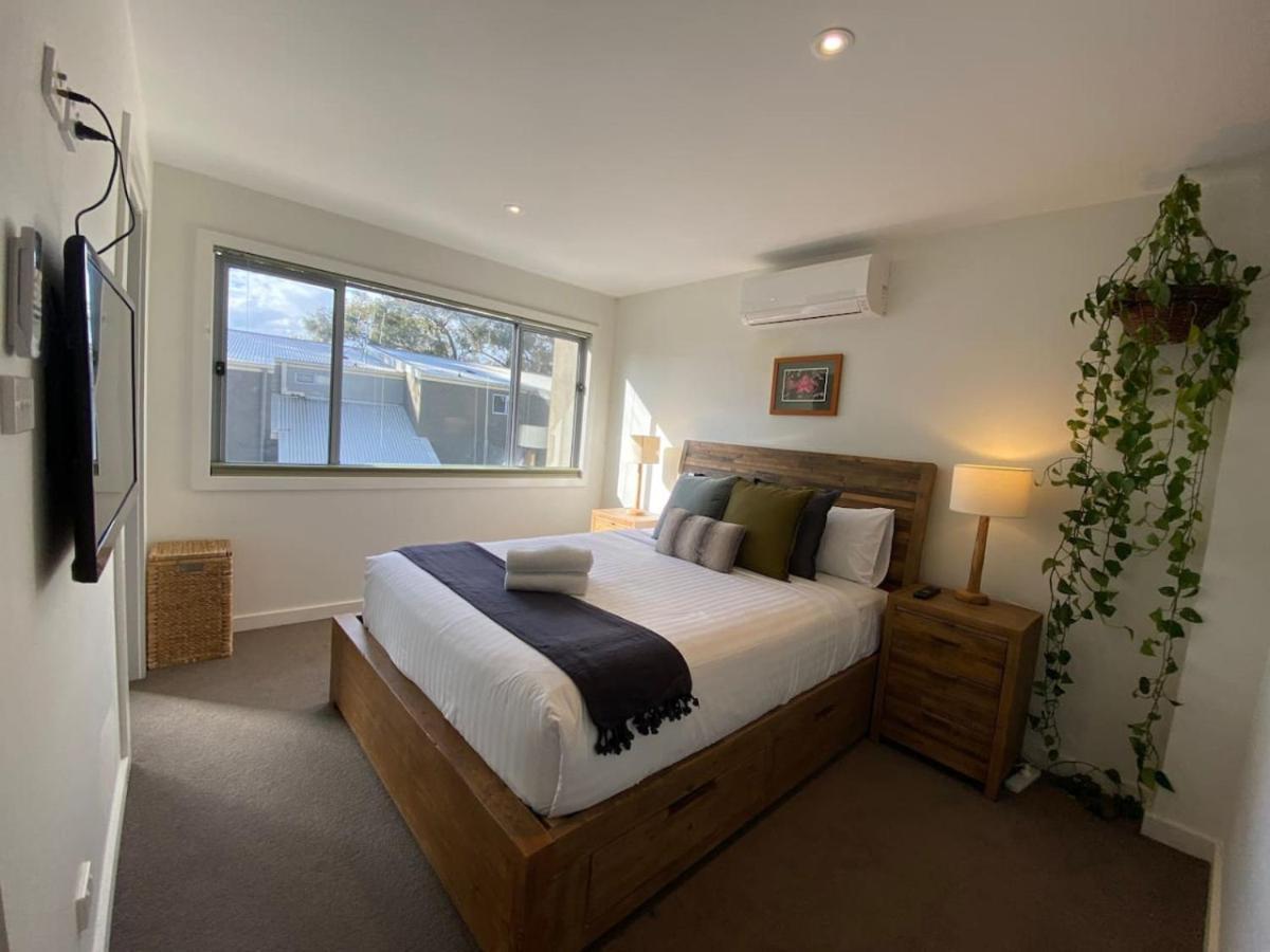 Cosy Work From Townhouse 10 Mins From