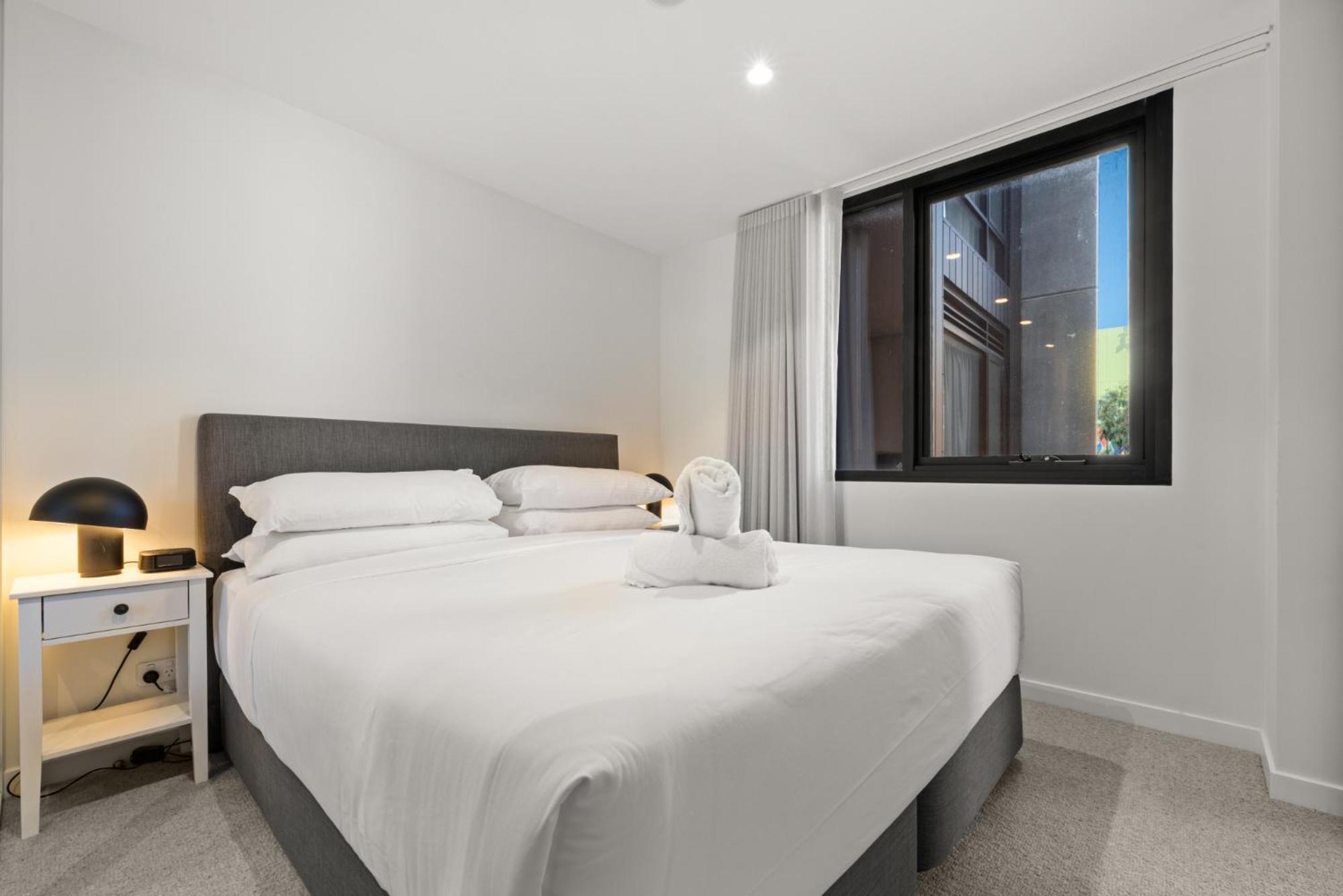 High-end 1-bed Pad In Braddon With Outdoor Dining