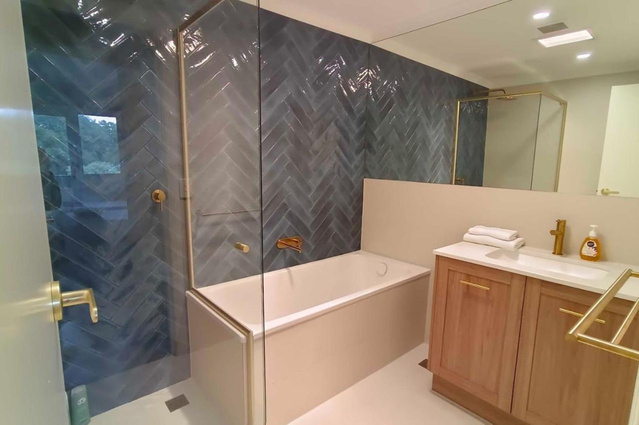 Spacious 2br Next To The * Canberra