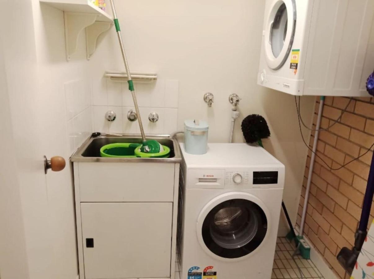 Spacious 2br Next To The Apartment Canberra