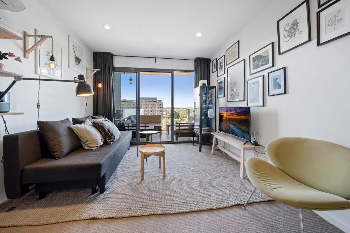 Spacious Inner-city 1-bed In Trendy Braddon Apartment *