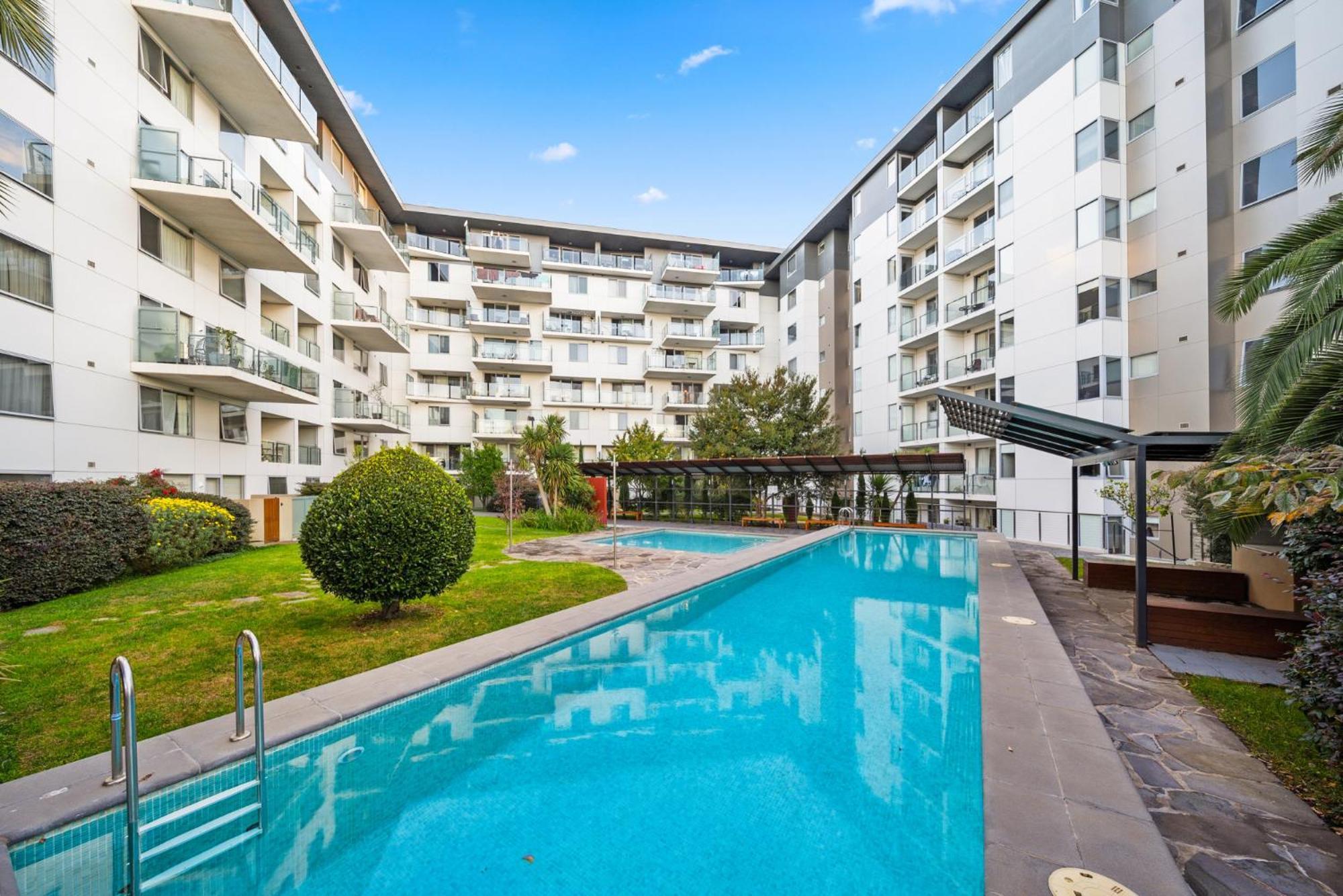 Convenient 2-bed With Pool By Parks & Amenities