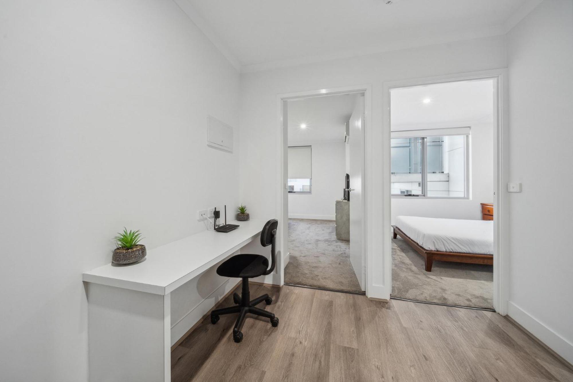 Convenient 2-bed With Pool By Parks & Amenities Apartment *