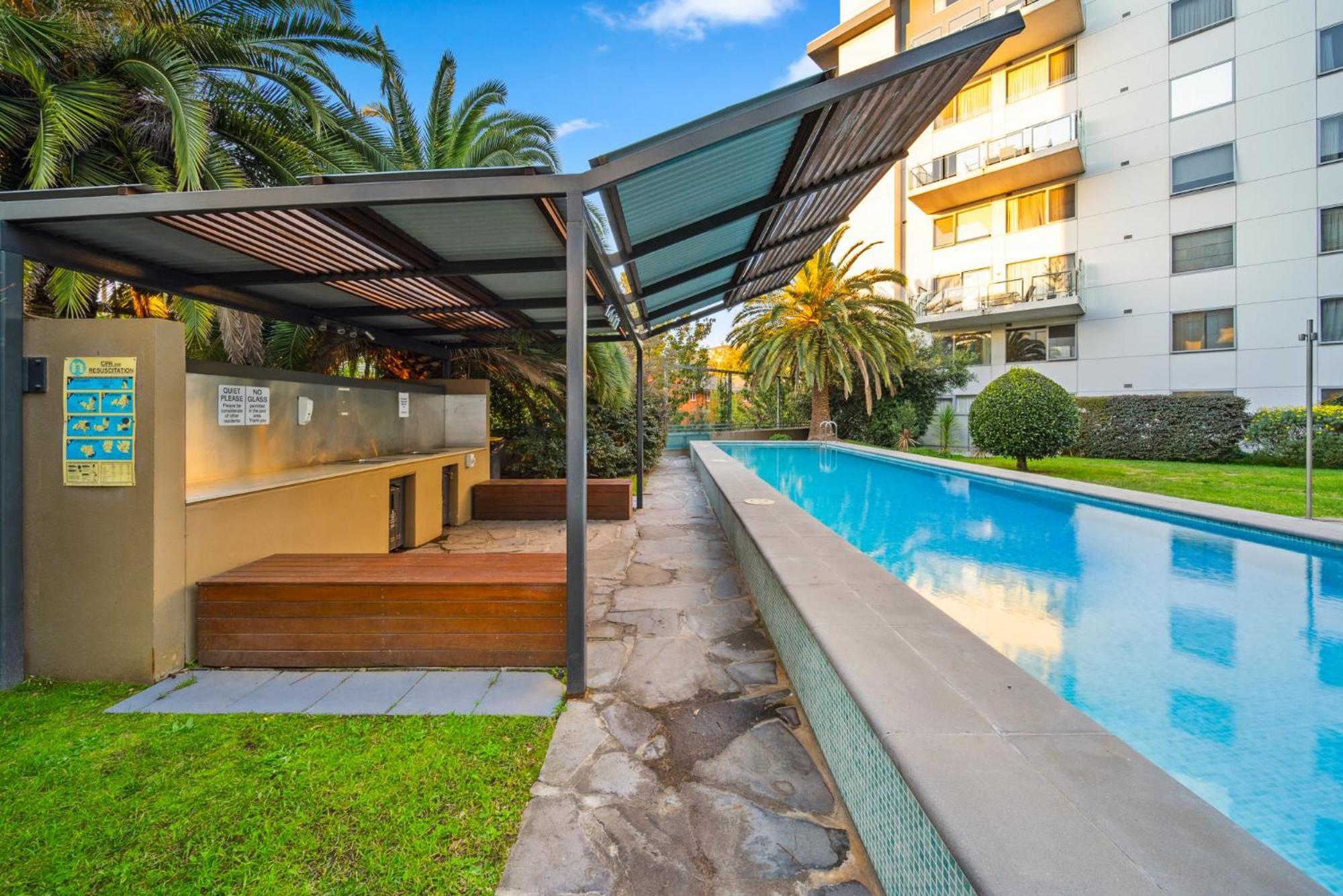 Convenient 2-bed With Pool By Parks & Amenities Apartment *