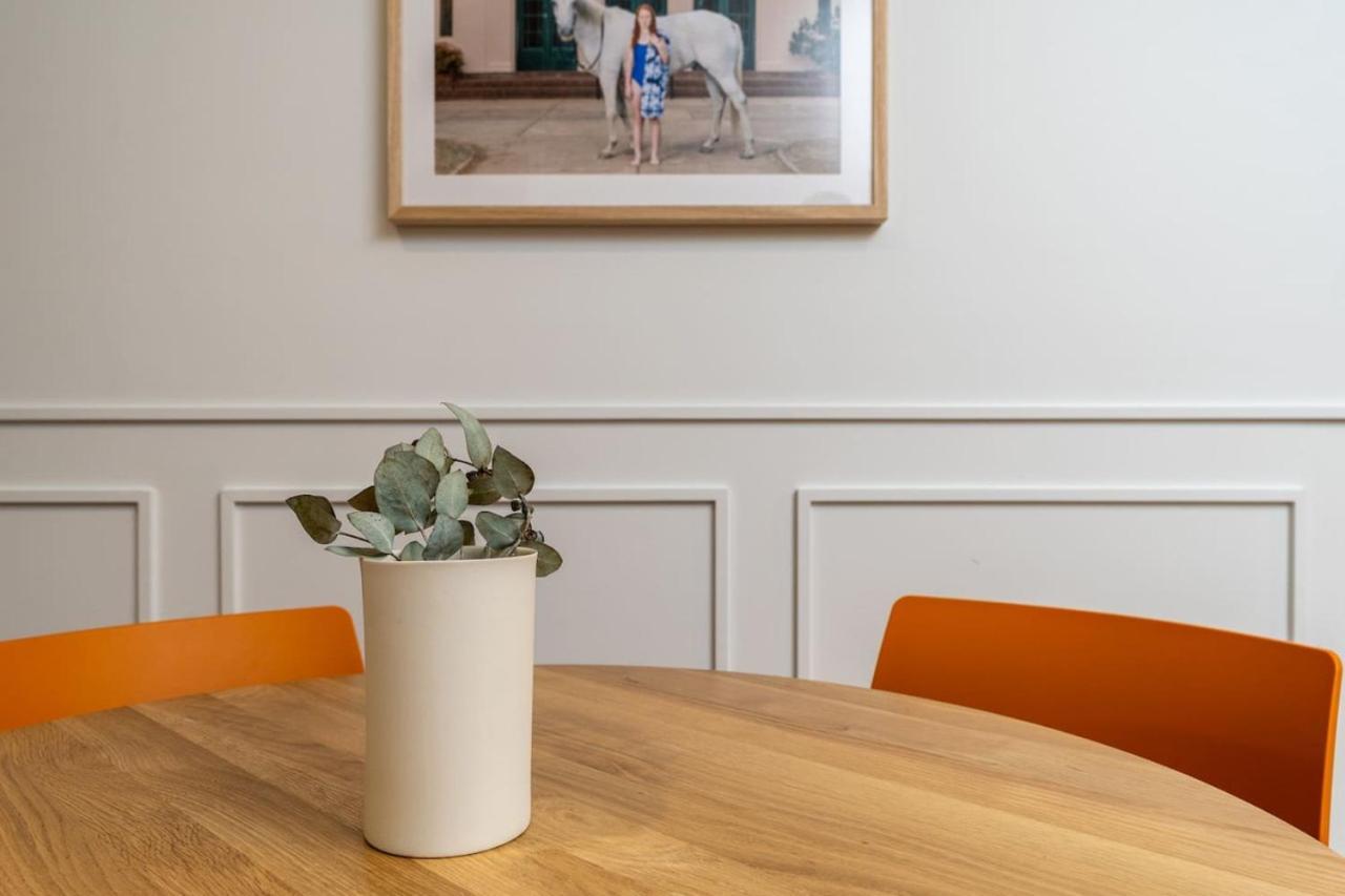 Stylish 2br Sanctuary In The Heart Of Braddon * Canberra