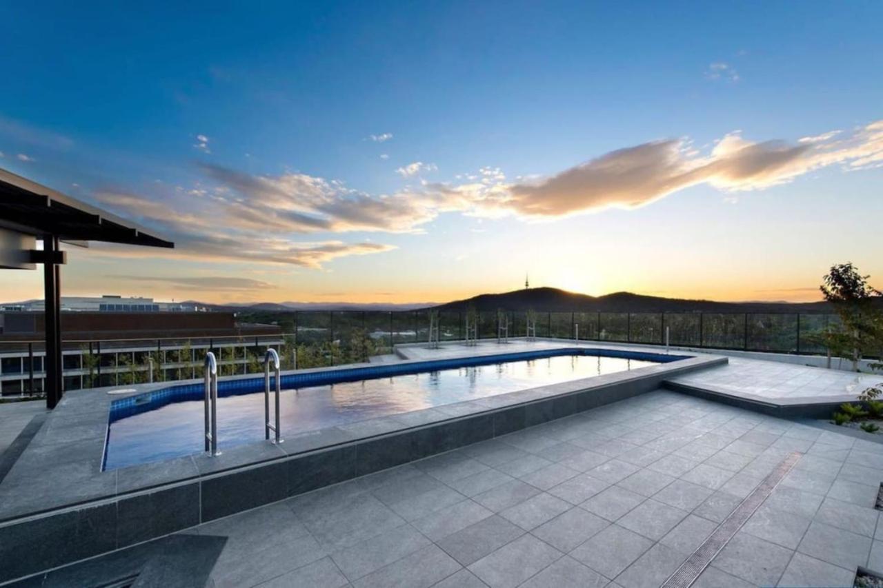 Modern - Prime Location With Heated Pool Apartment *