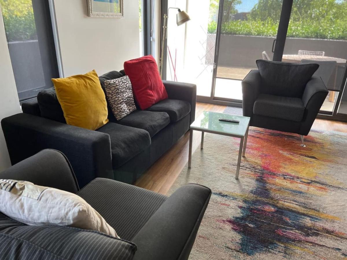 Modern - Prime Location With Heated Pool Apartment