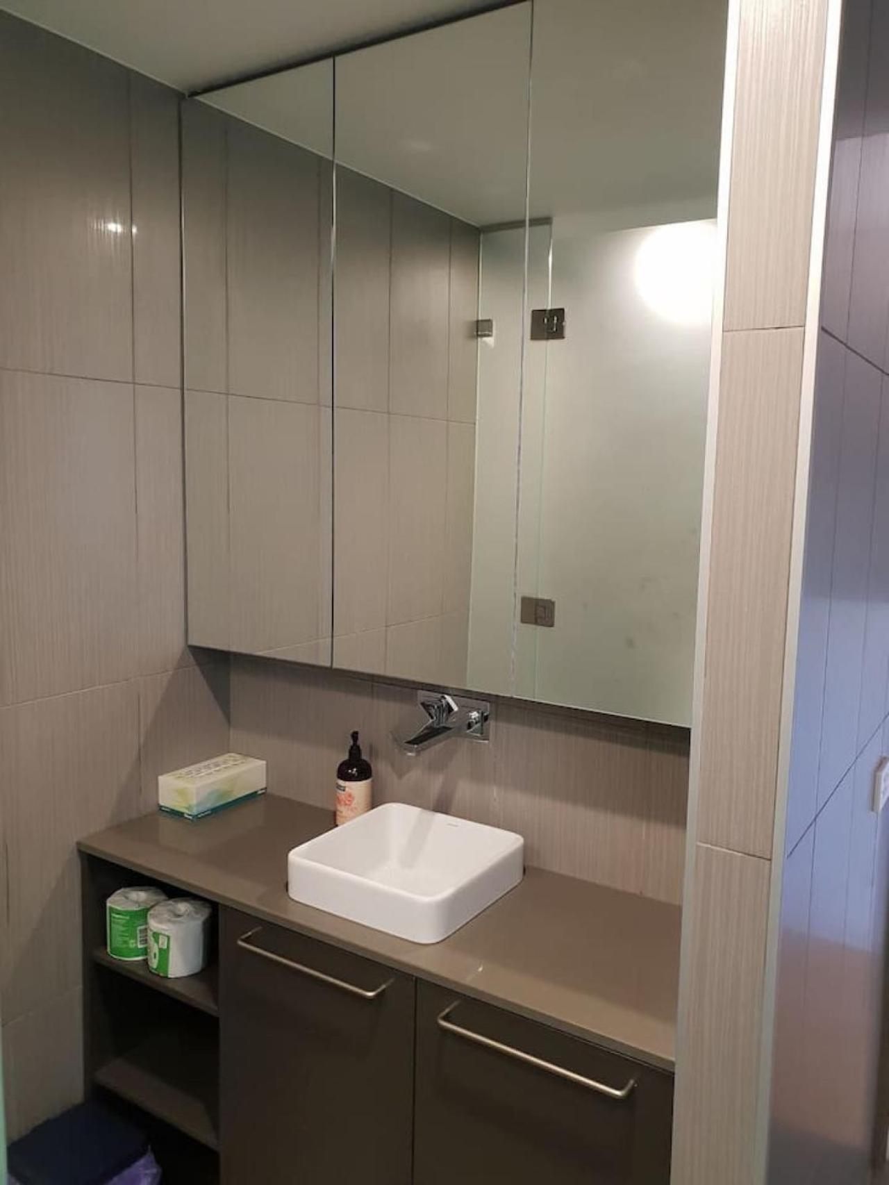 Modern - Prime Location With Heated Pool Apartment Canberra