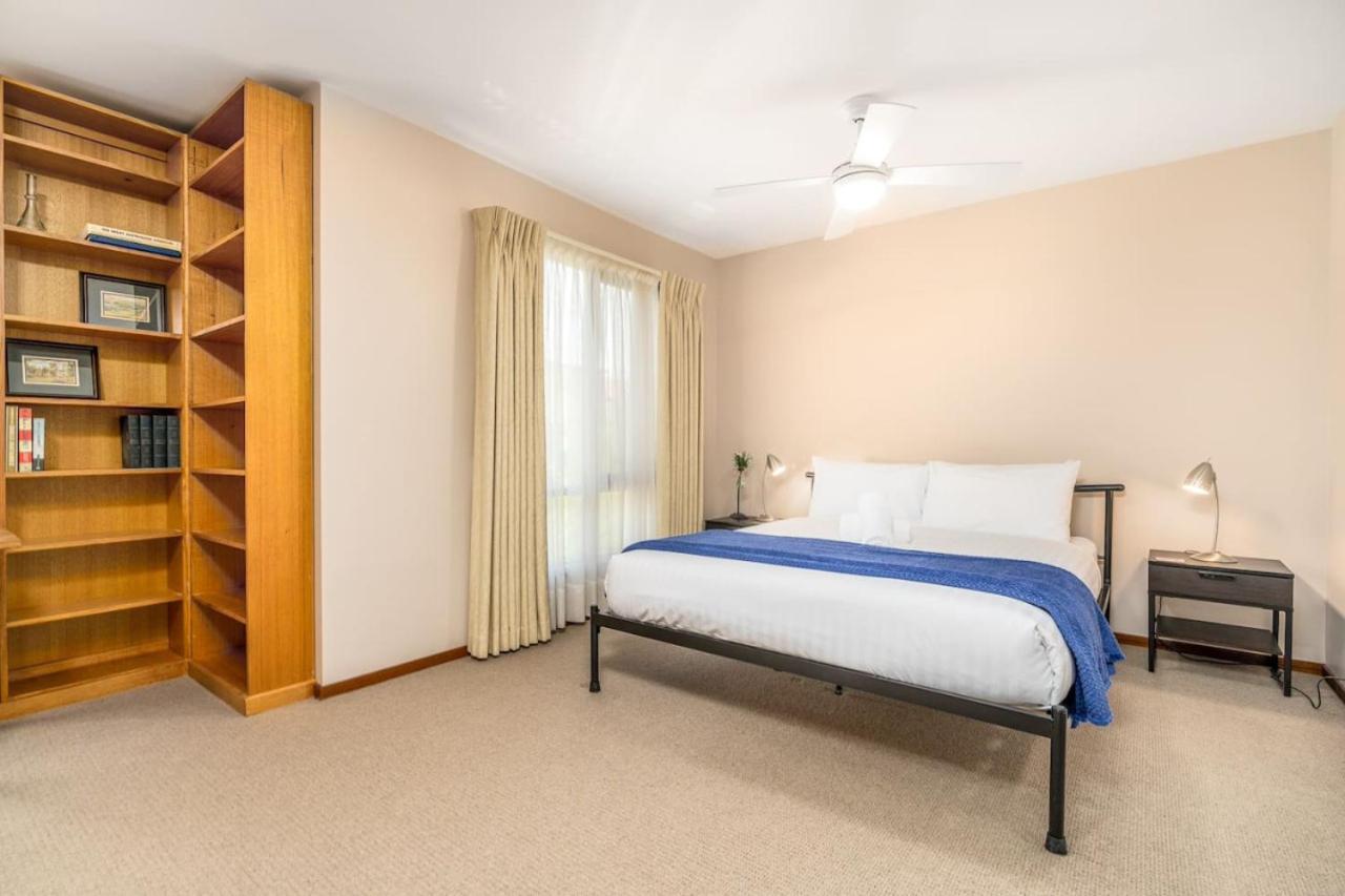 Holiday home Charming Two-story 2br Townhouse In Braddon