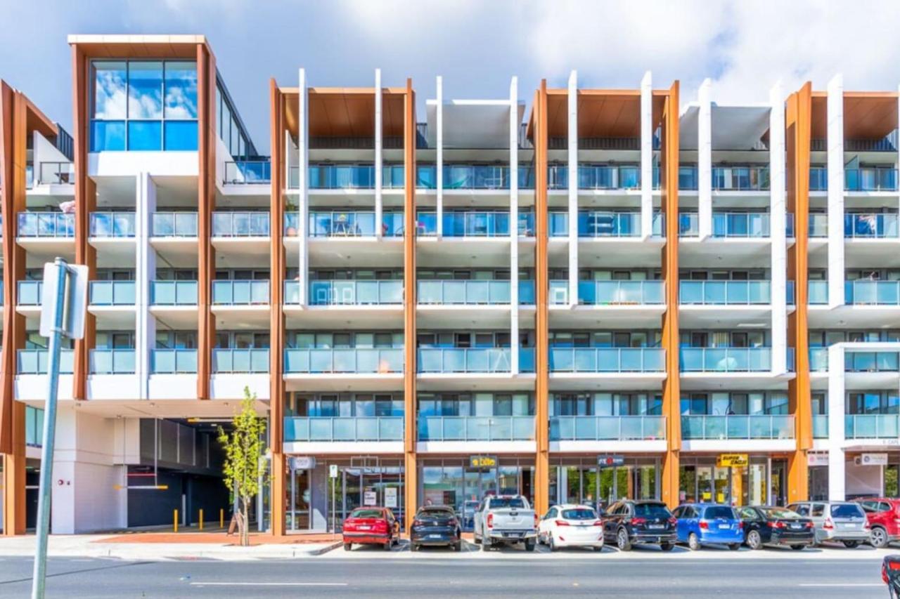 Modern 1br With Pool Gym And Bbq Access
