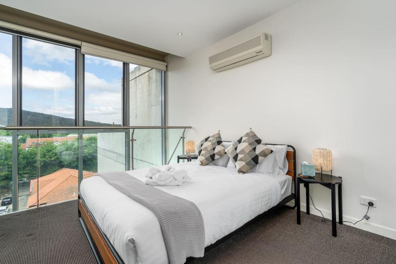 Bright Loft-style With Gorgeous View Apartment Canberra