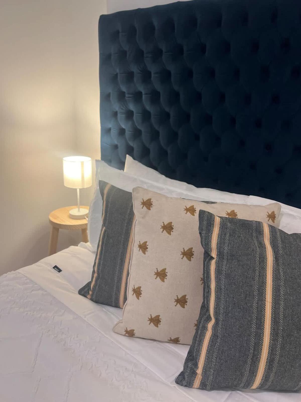 Cbd - Parking - Sleeps 4 *