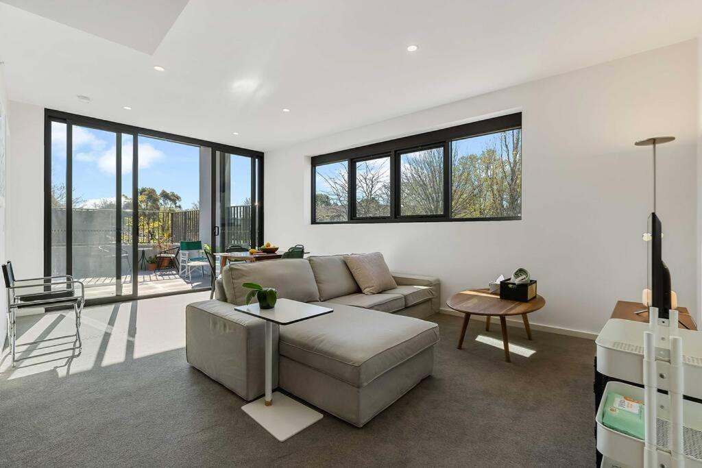 Holiday home Modern Art And Private Entrance & Plenty Free Parking