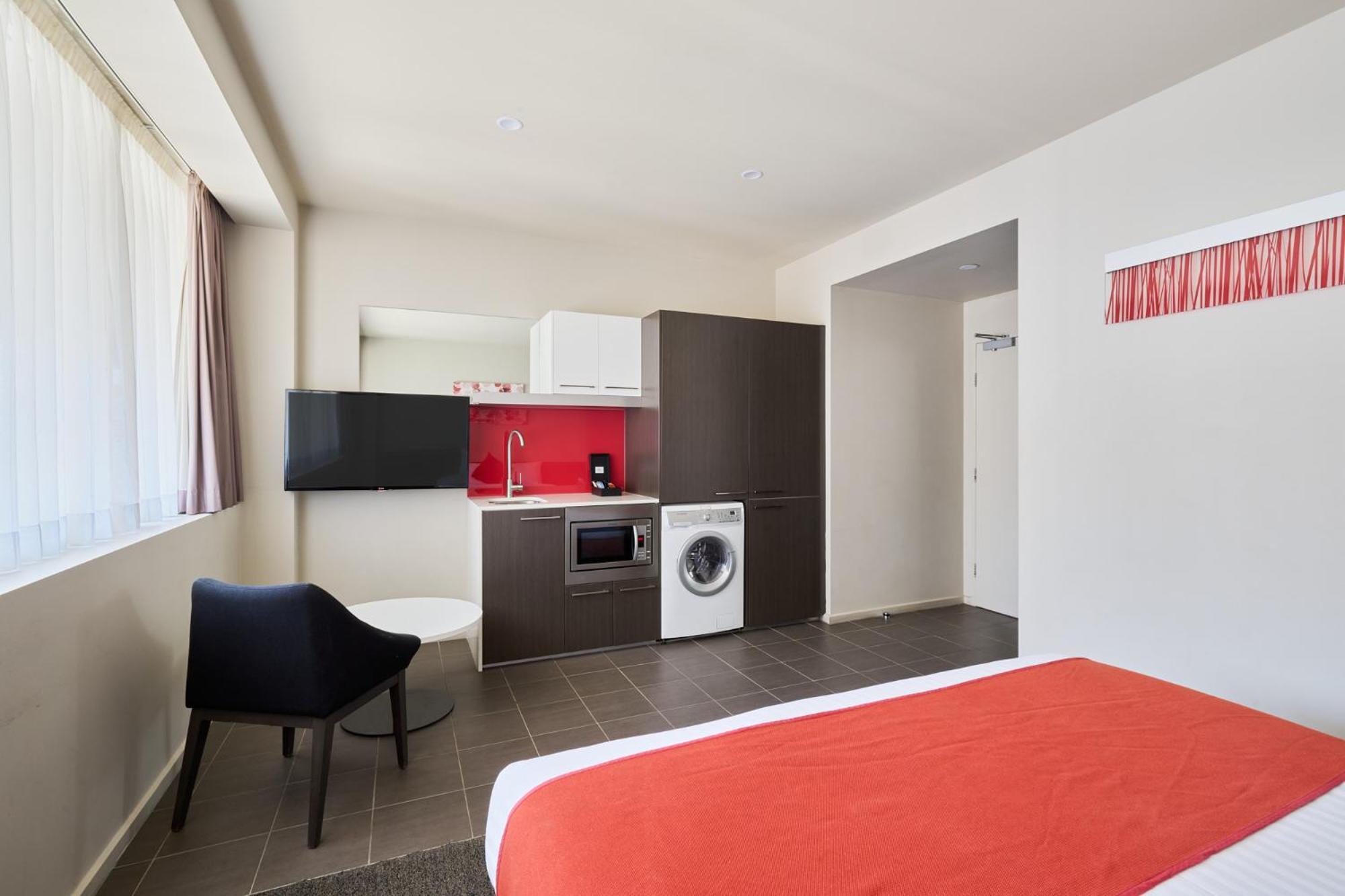 Aparthotel Abode Woden