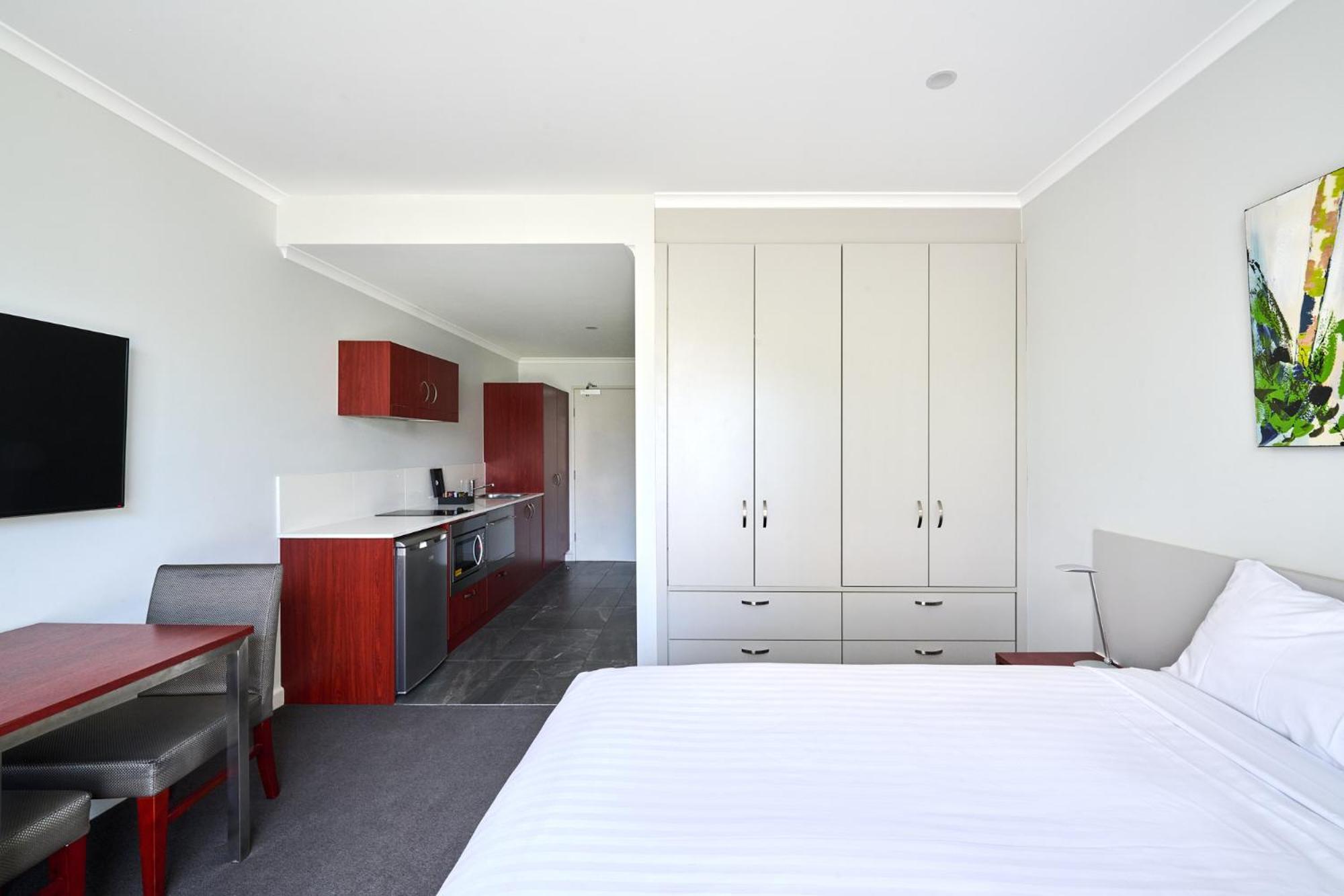 Hotel Abode Narrabundah Canberra