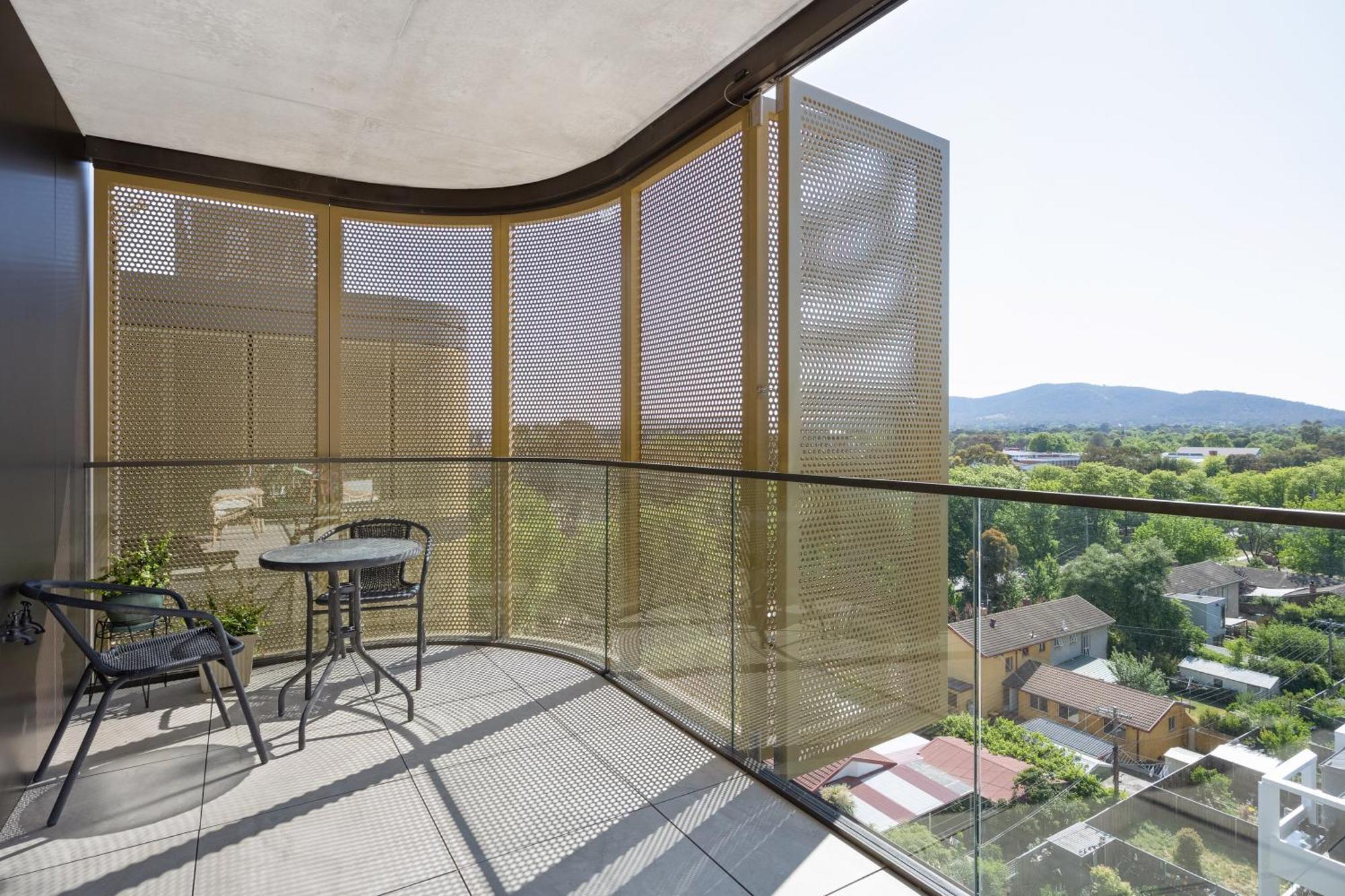 Kashmir - Luxury Floor - Mountain View Canberra