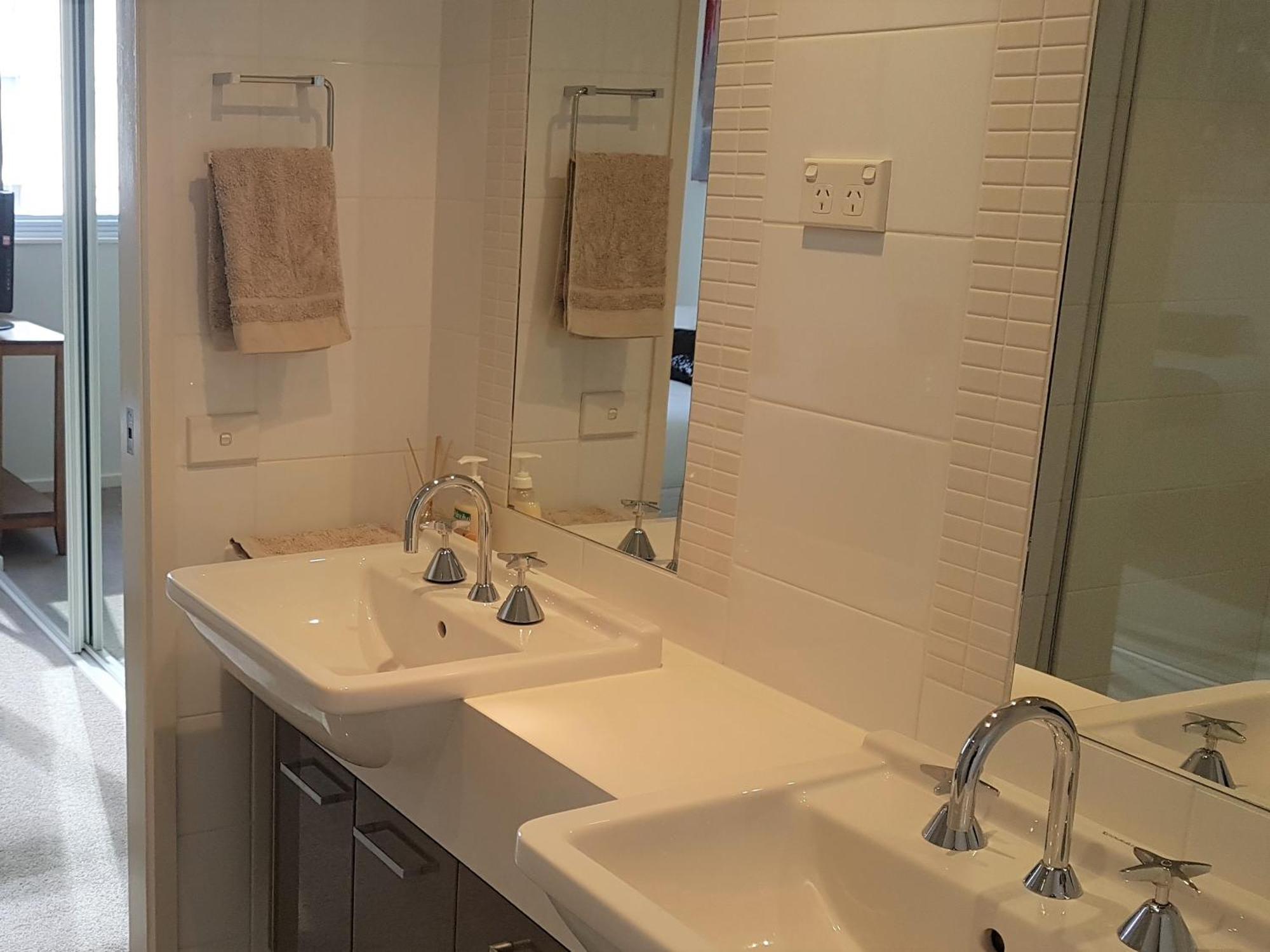 Apartment Metro 41 *