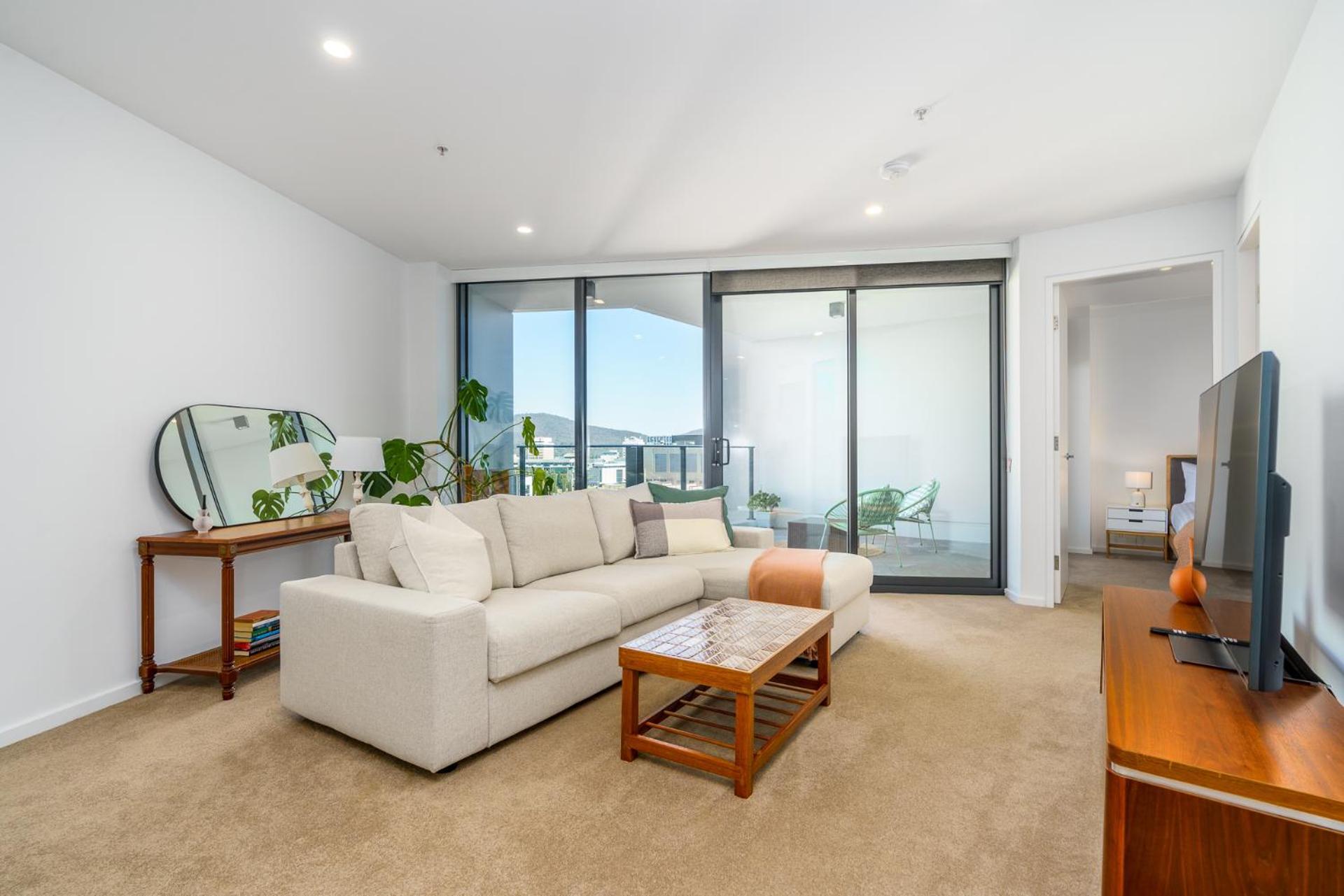 Serene 2br In The Radiant Of Civic Apartment