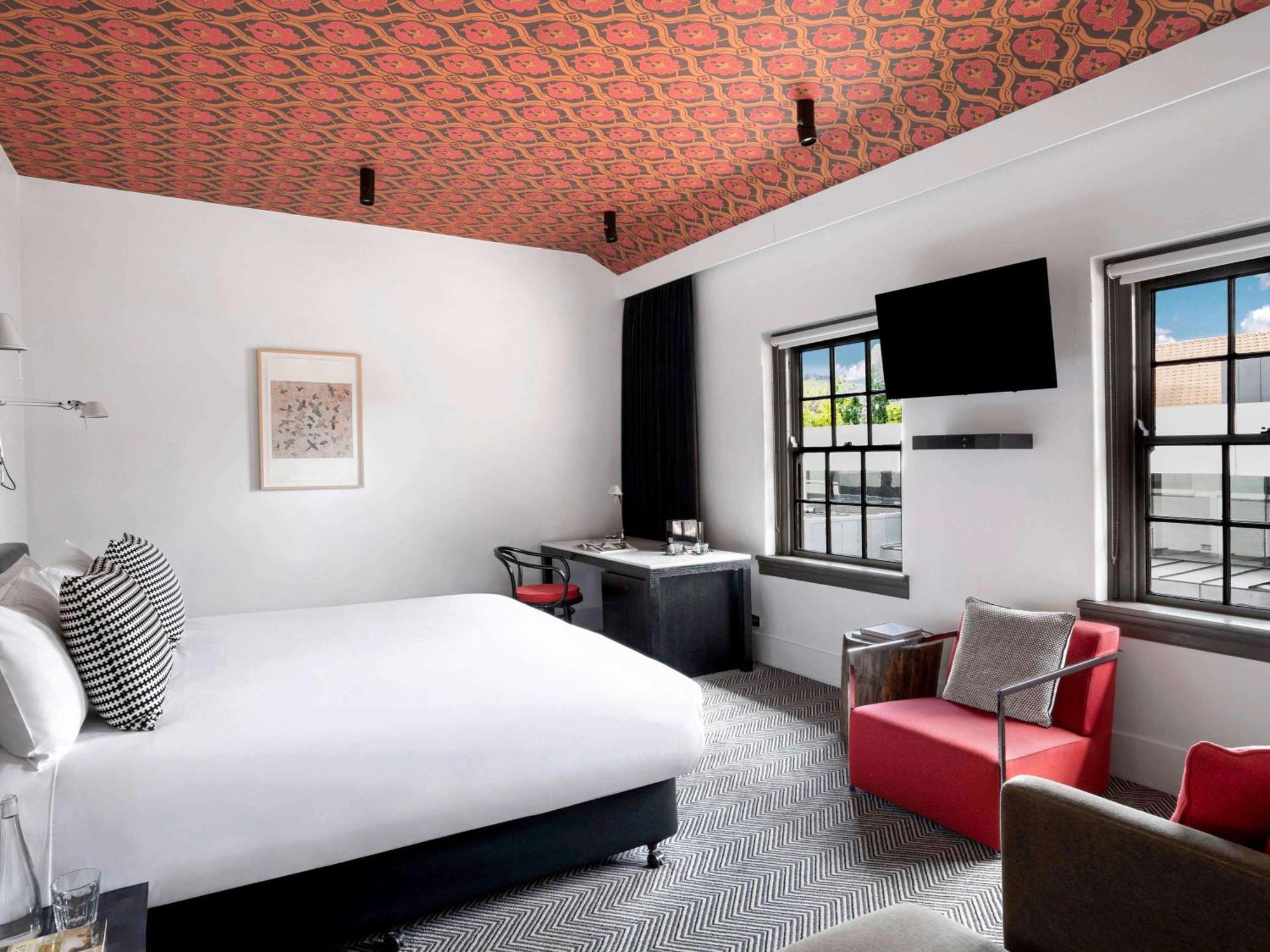 Peppers Gallery Hotel