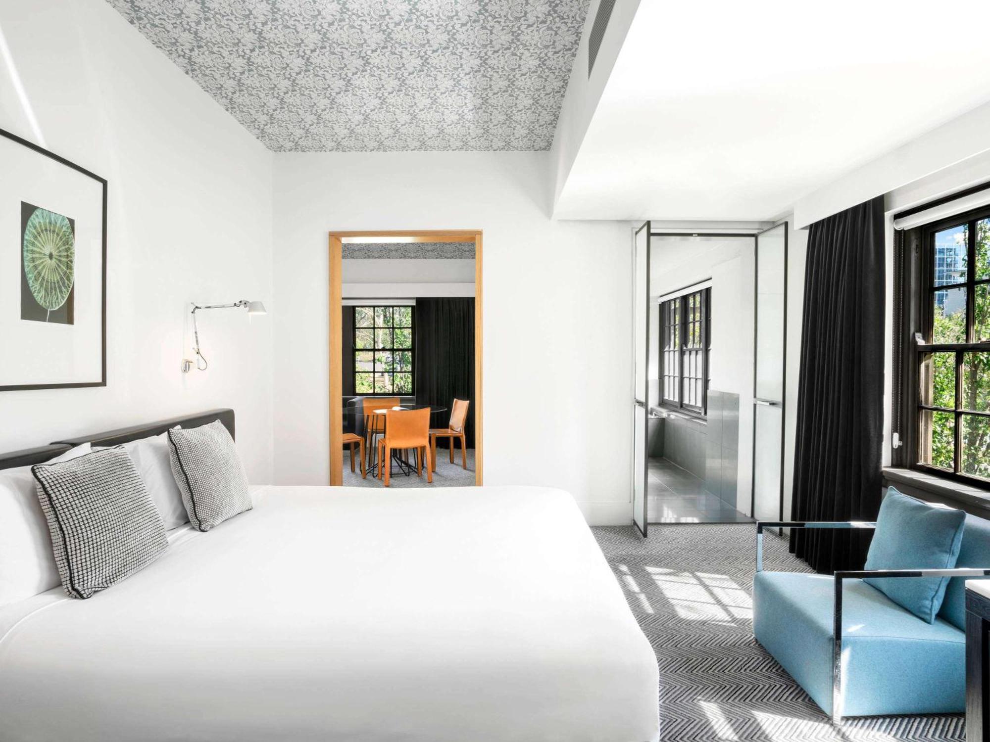 Hotel Peppers Gallery 4*