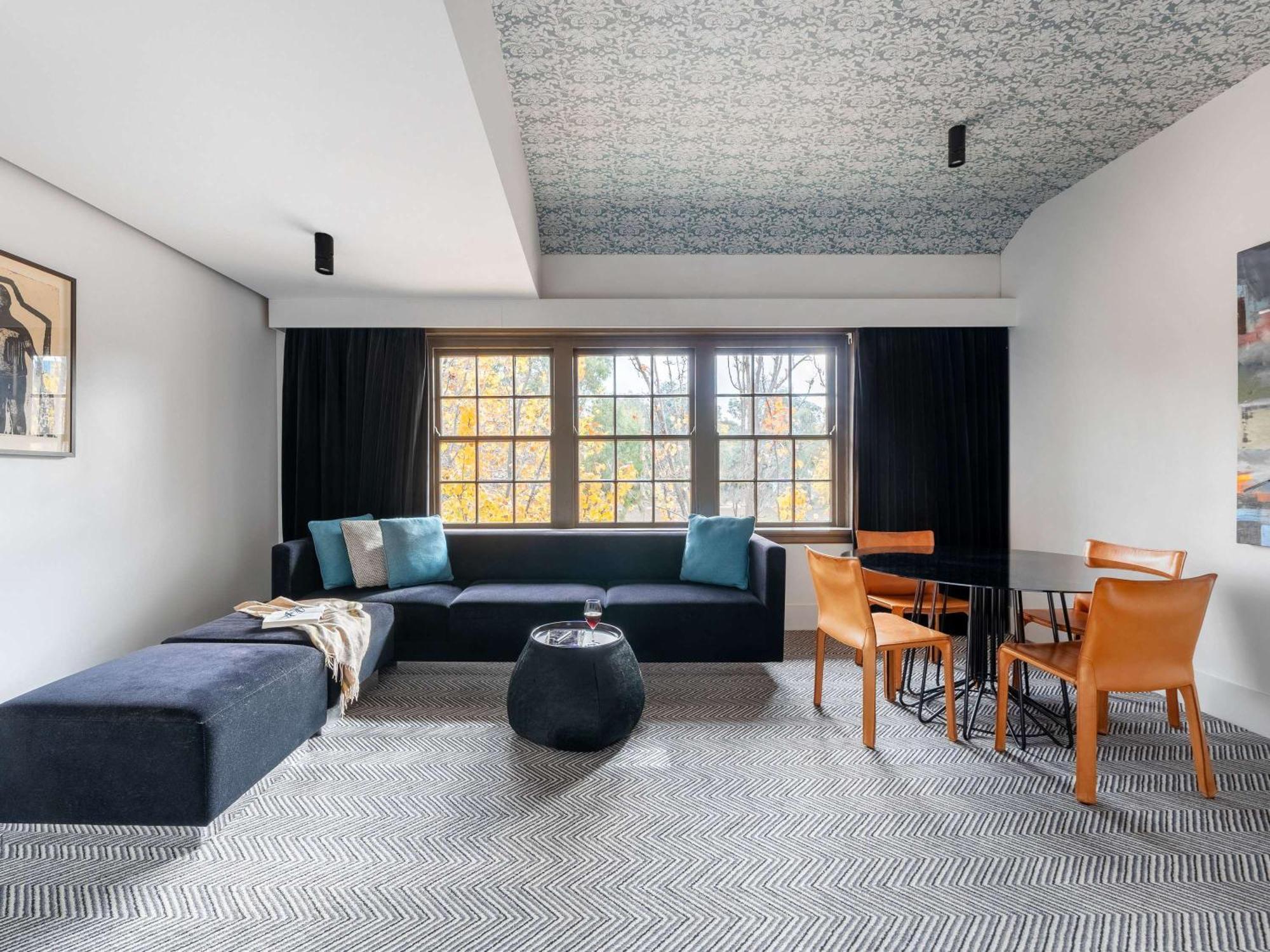 Peppers Gallery Hotel Canberra