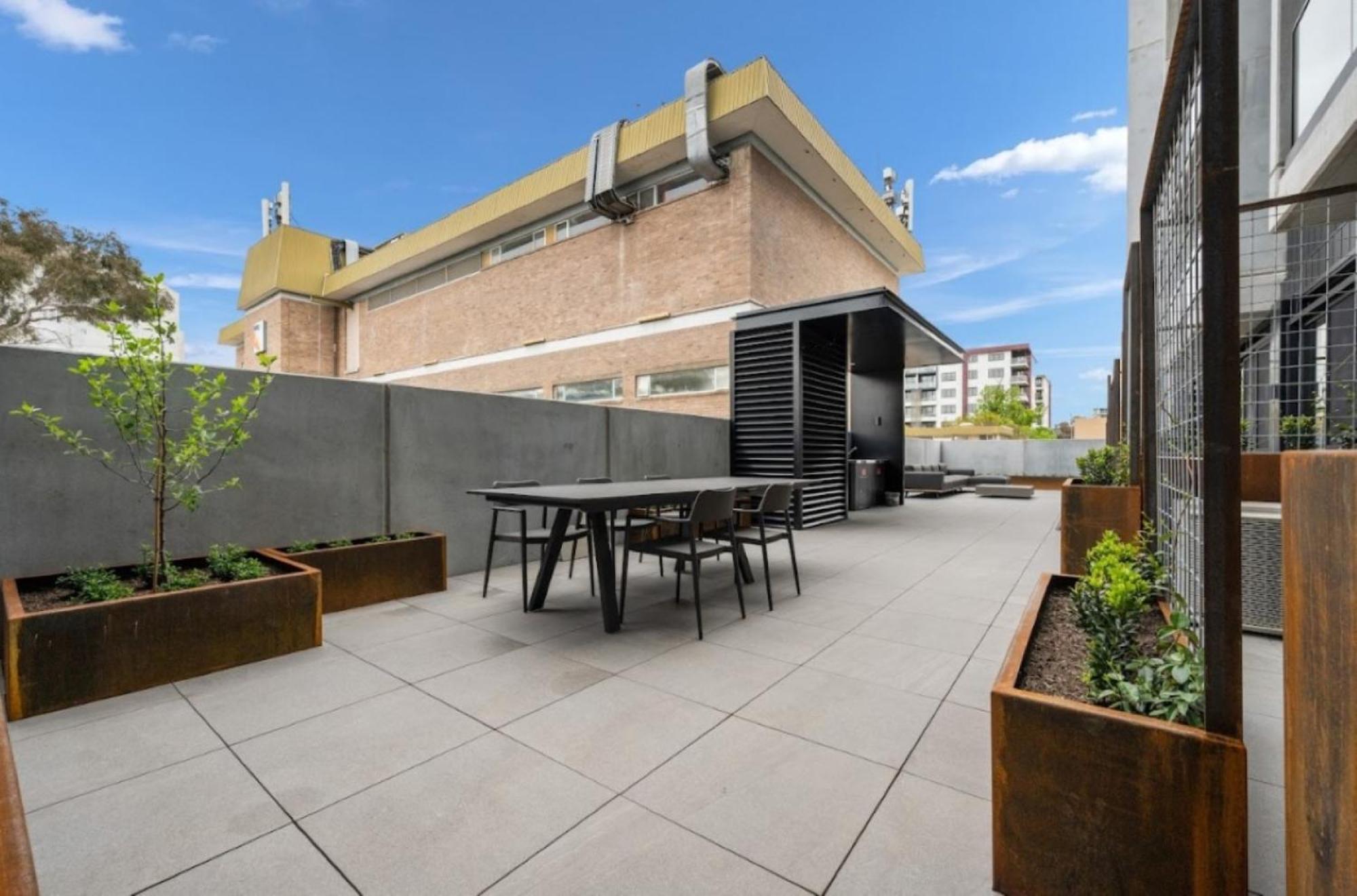Chic And Elegant 1-bed In Unbeatable Location Apartment Canberra