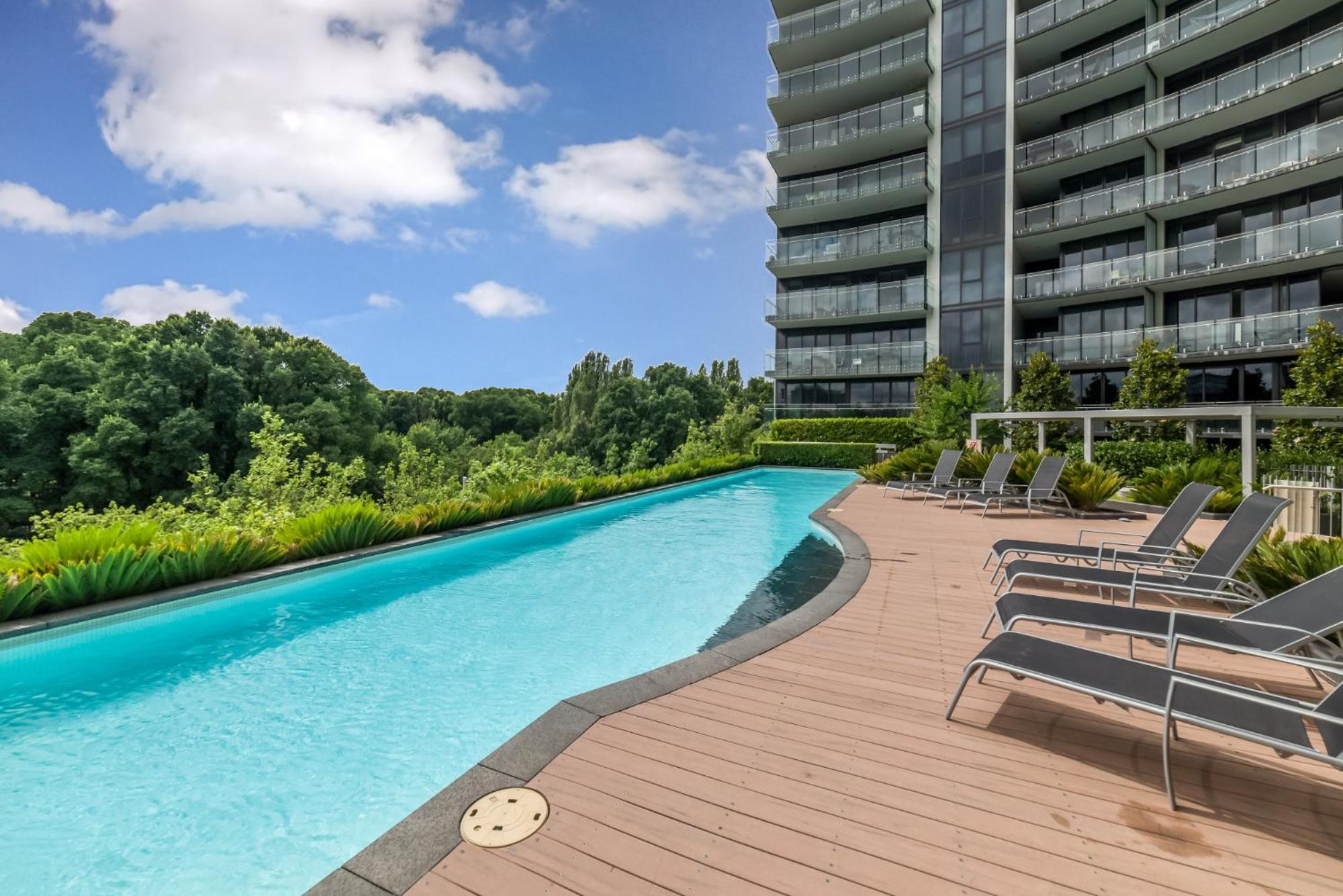 Apartment Executive Balcony In Canberra