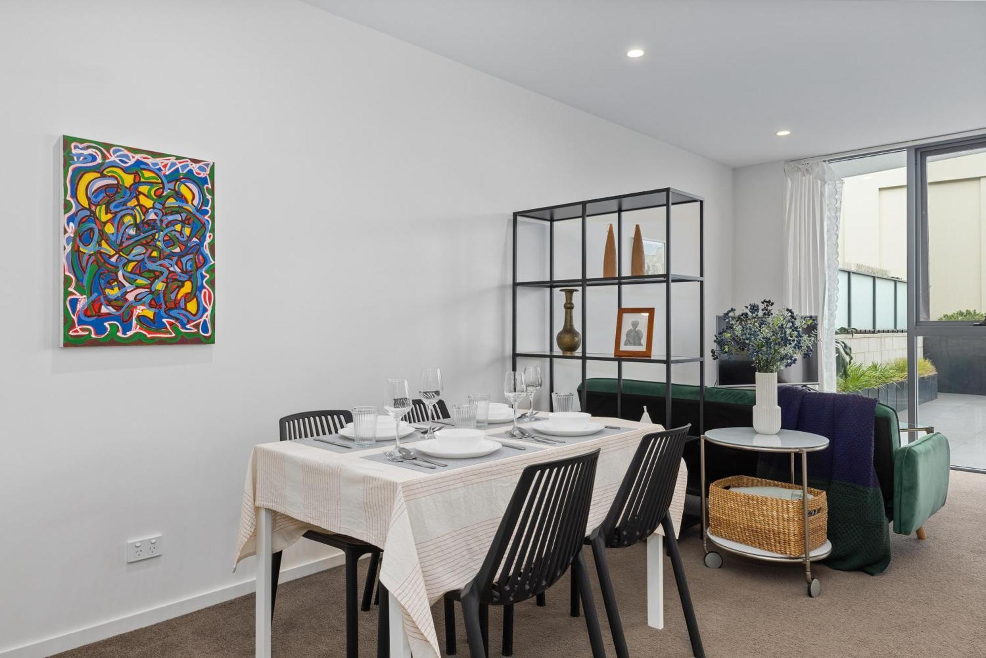 Apartment Sunny Blossom Escapes With Free Parking And Pool