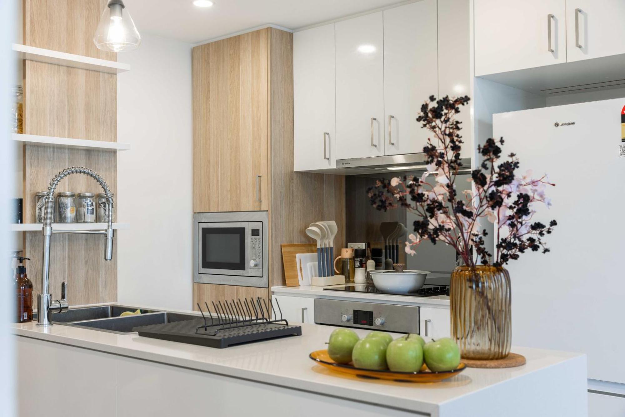 Apartment Sunny Blossom Escapes With Free Parking And Pool