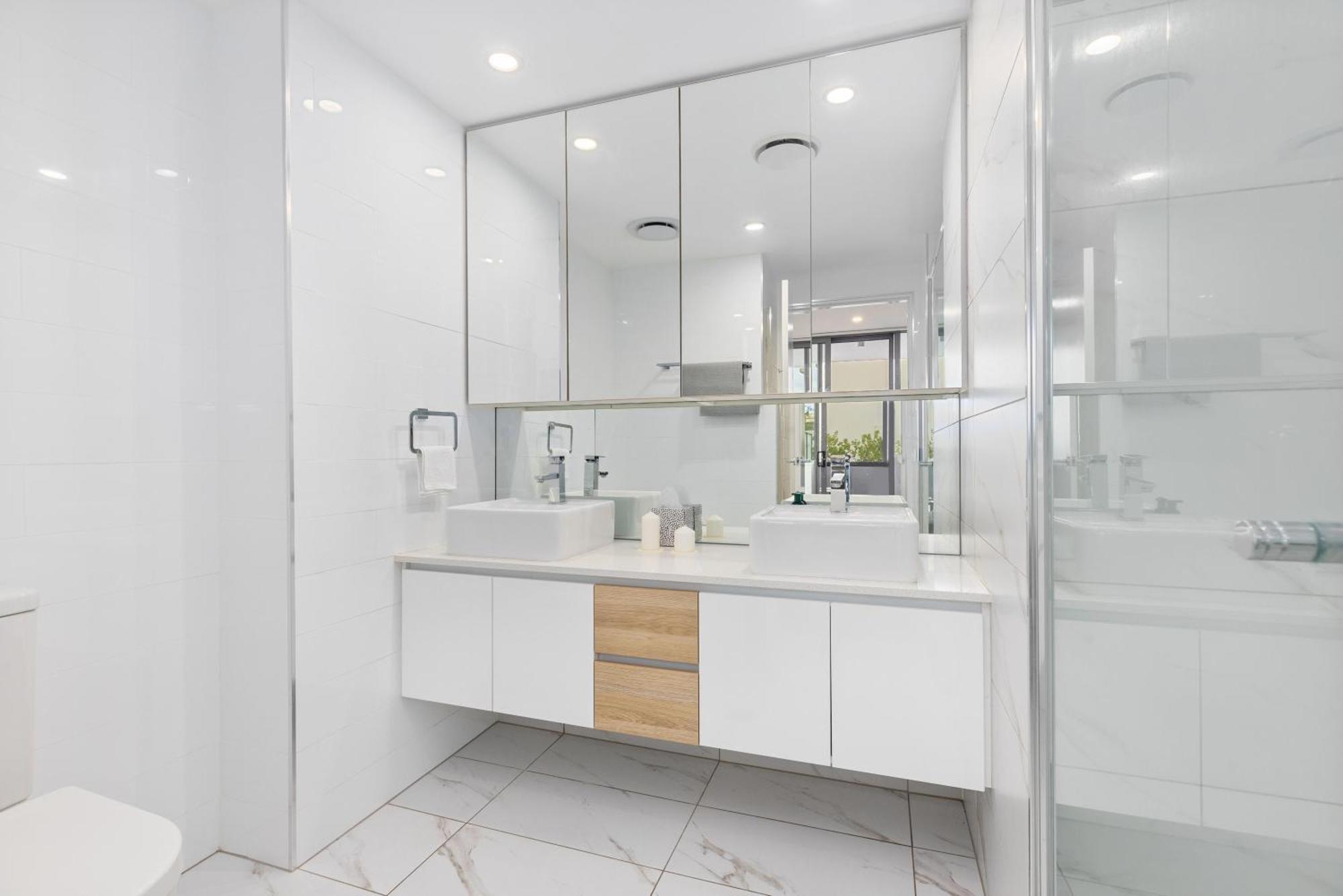 Apartment Sunny Blossom Escapes With Free Parking And Pool Canberra