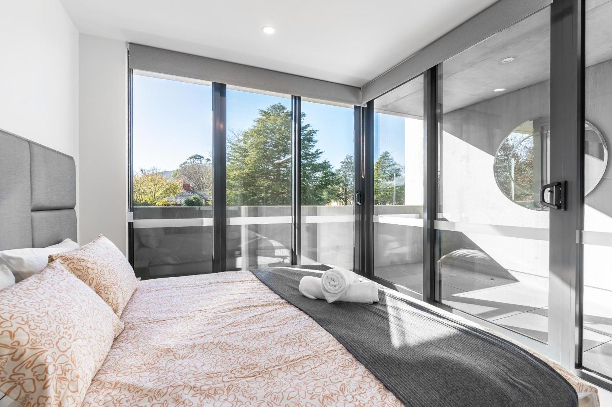 Modern Next To Centre Apartment Canberra