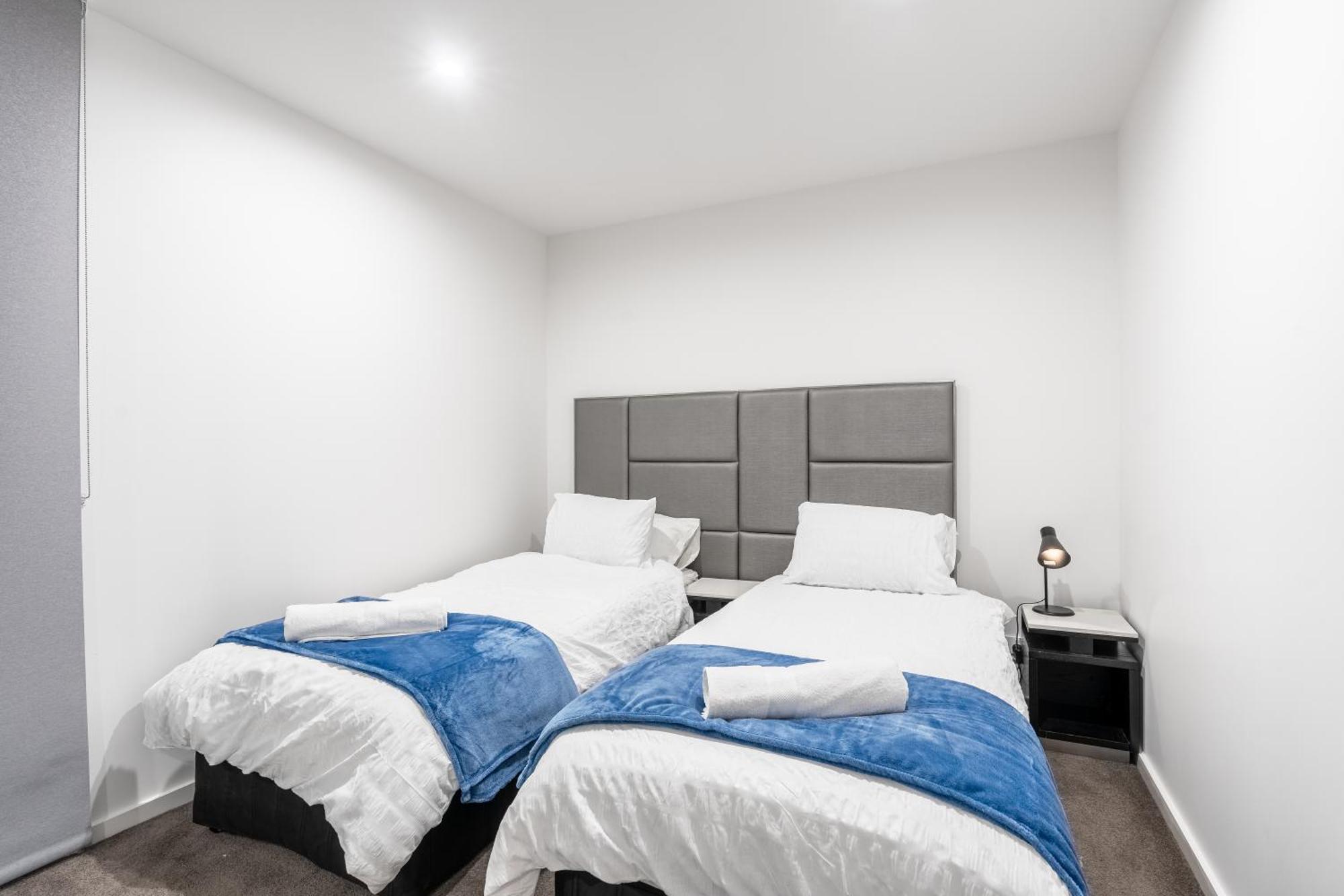 Modern Next To Centre Apartment *
