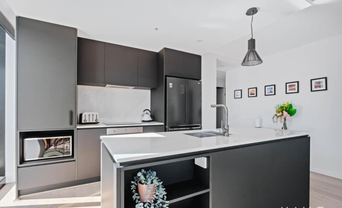 City-views-stylish-2bed2bath *