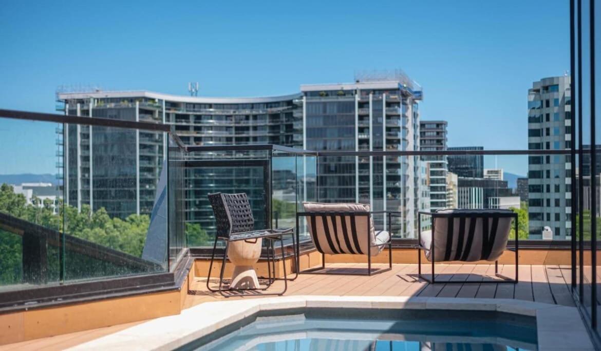 City-views-stylish-2bed2bath