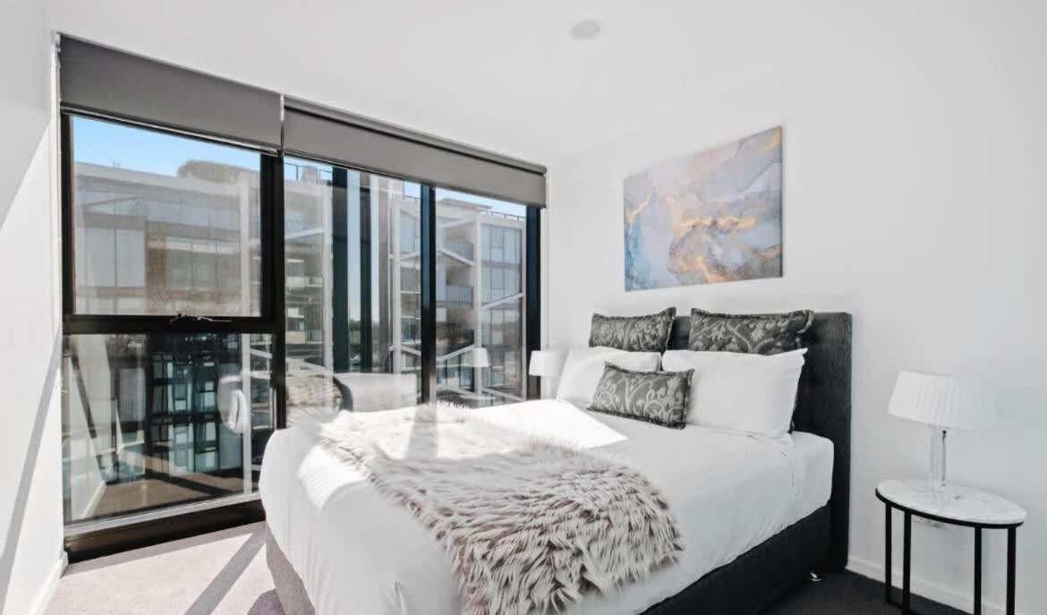 City-views-stylish-2bed2bath Apartment *