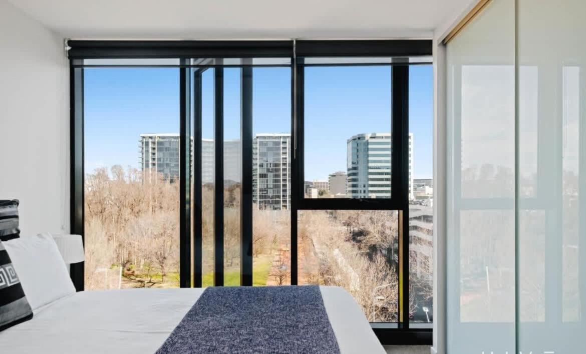 City-views-stylish-2bed2bath Apartment Canberra