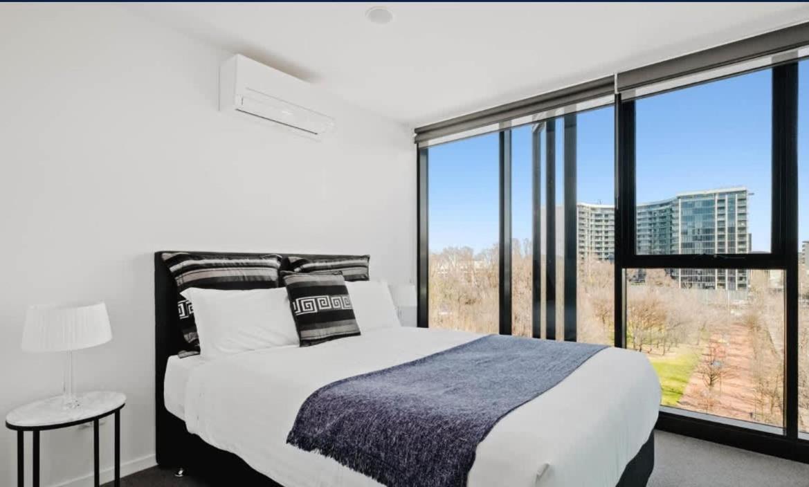City-views-stylish-2bed2bath Apartment Canberra