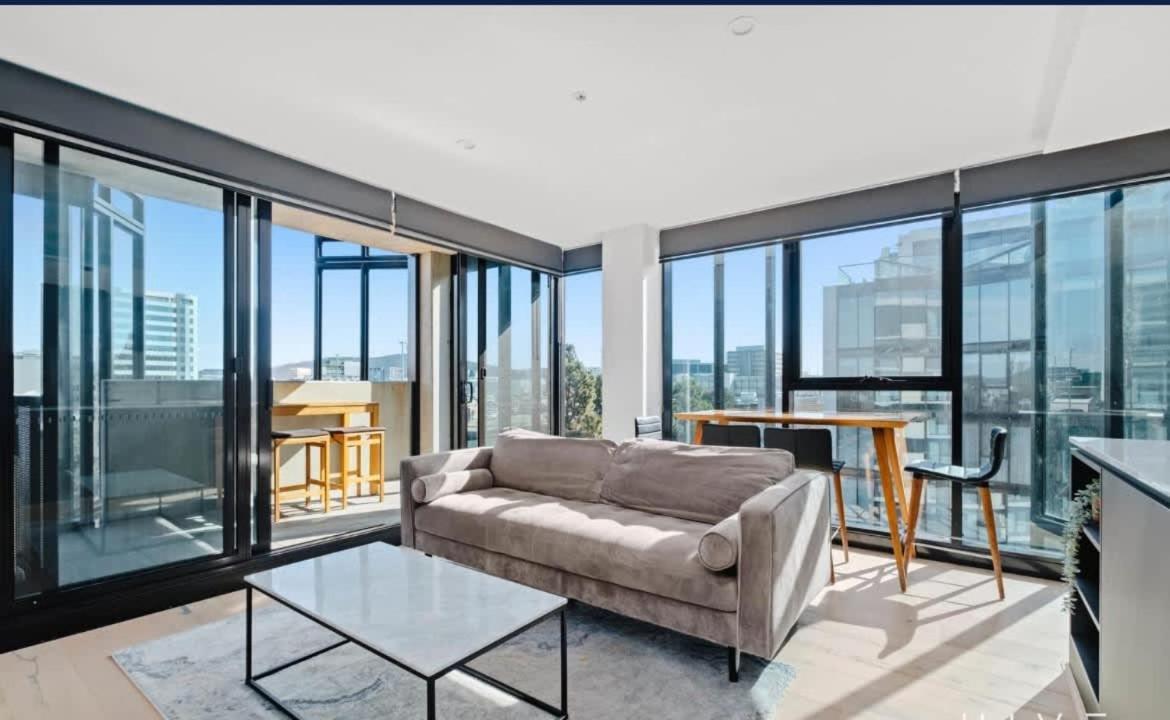 City-views-stylish-2bed2bath