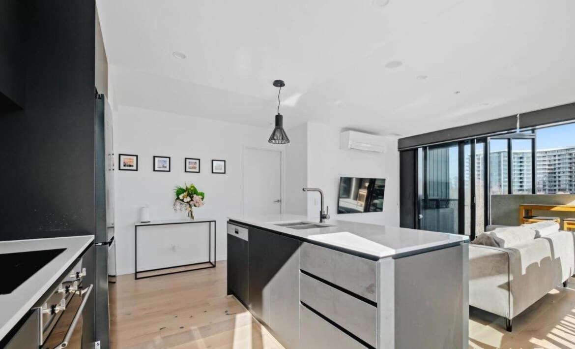 City-views-stylish-2bed2bath Canberra