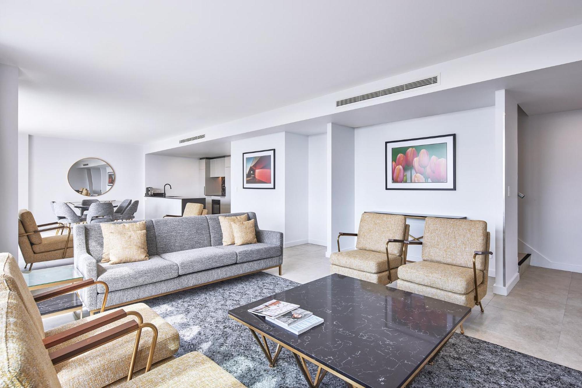 Meriton Suites